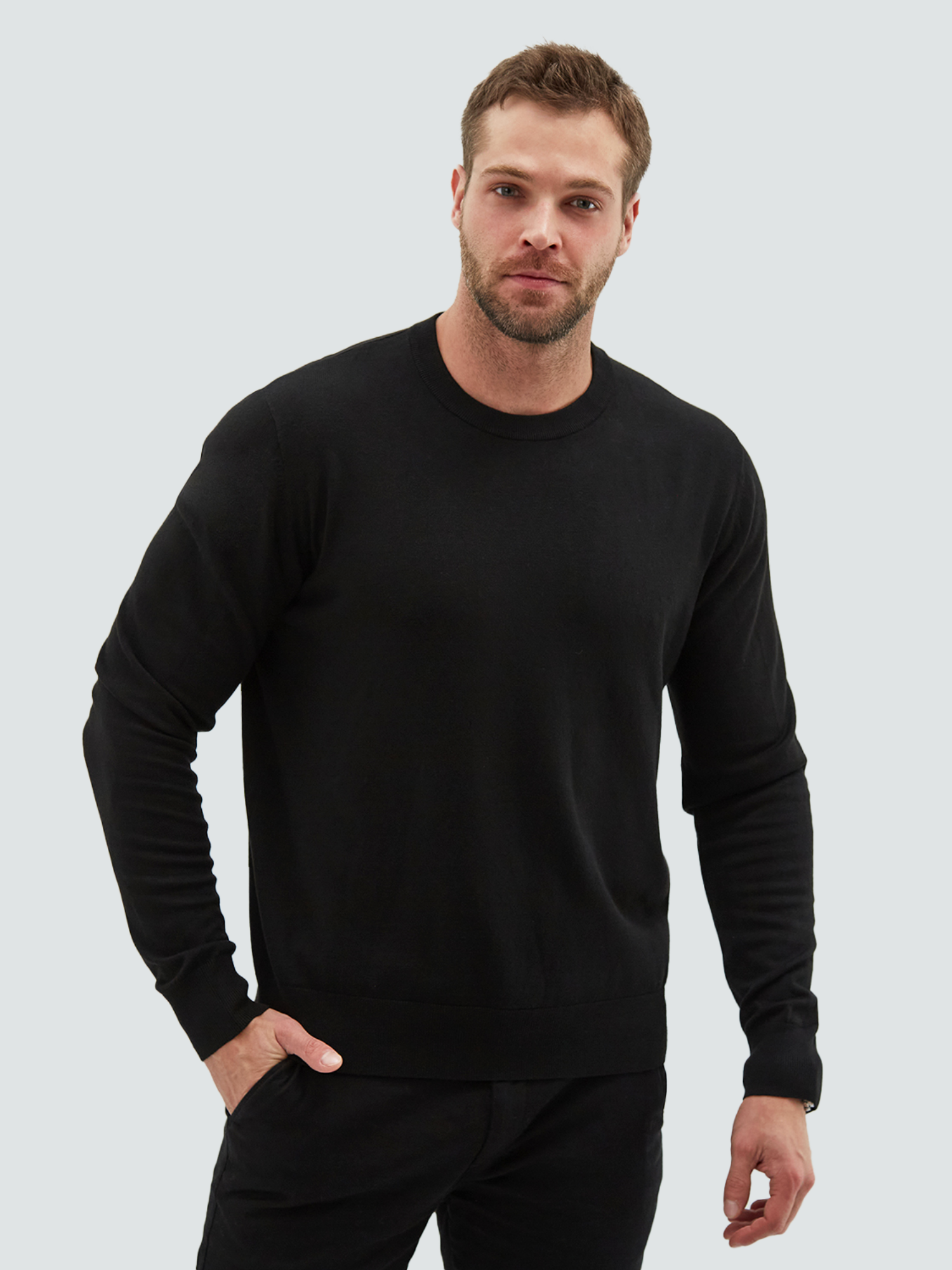 

Джемпер мужской MANAFOFF 8105 черный 2XL, 8105