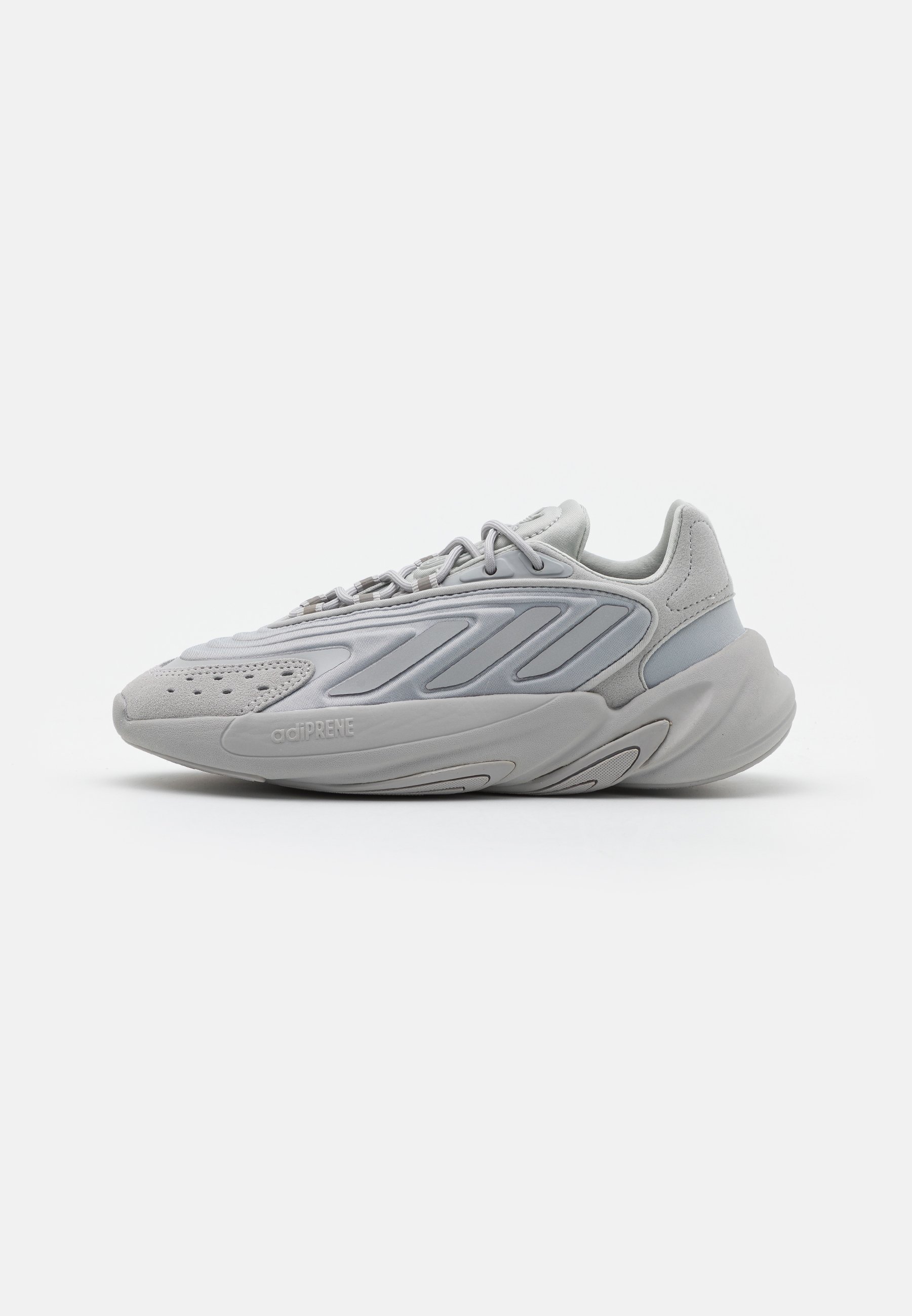 Кроссовки женские Adidas Originals Ozelia Unisex белые 36 EU