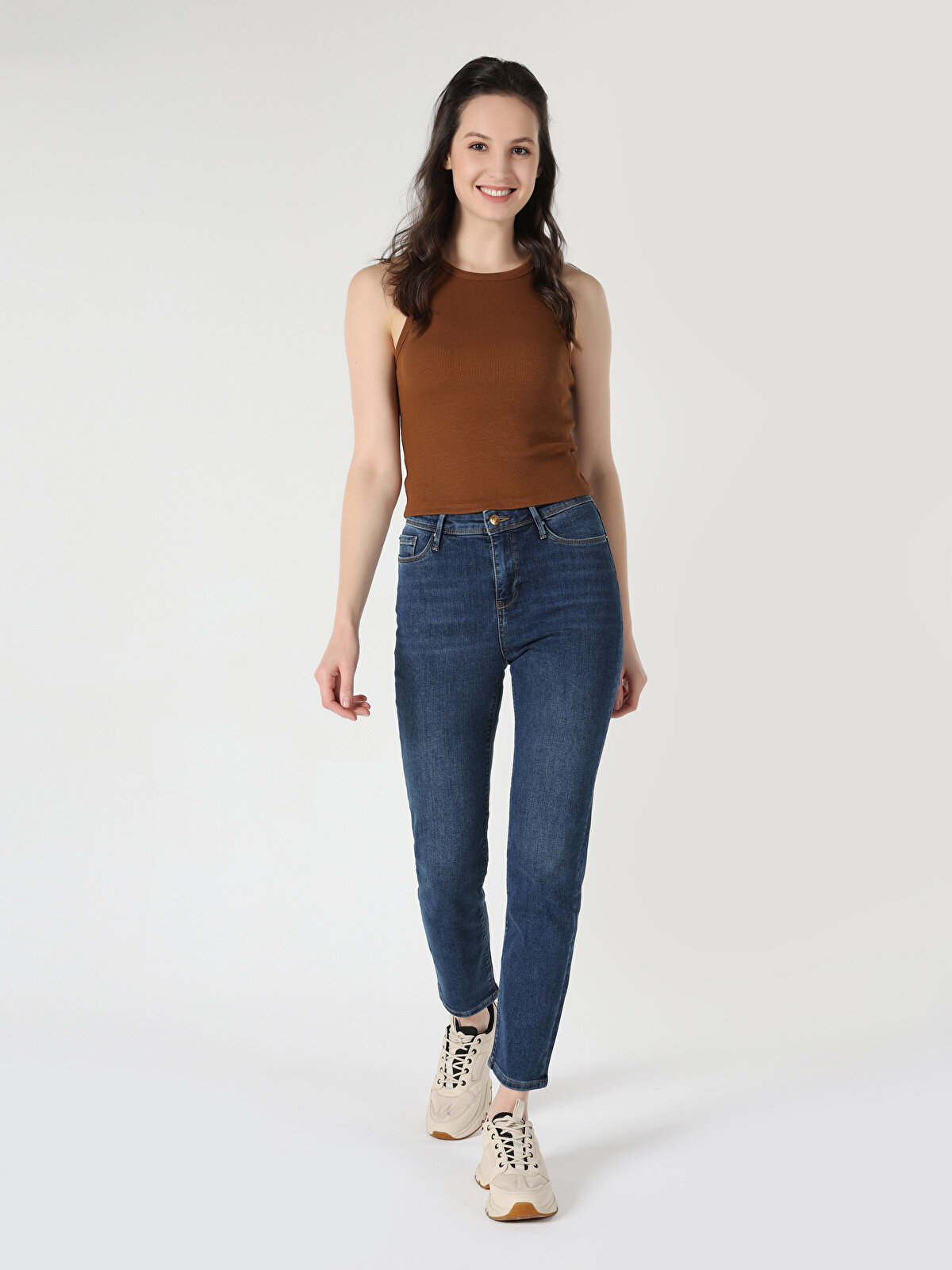 

Джинсы женские Colin's CL1062186_Q1.V1_DN41229 голубые 28-32, CL1062186_Q1.V1_DN41229