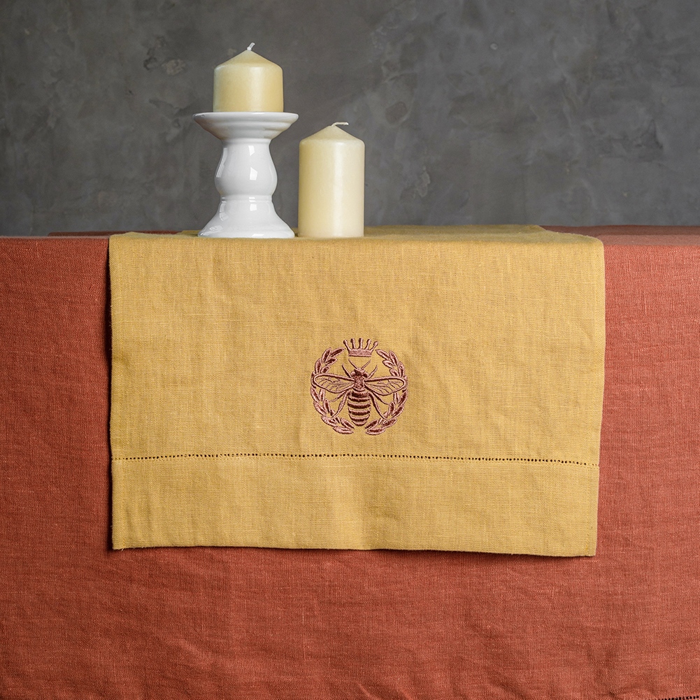 

Дорожка столовая BELLEHOME с вышивкой Royal Bee Orange