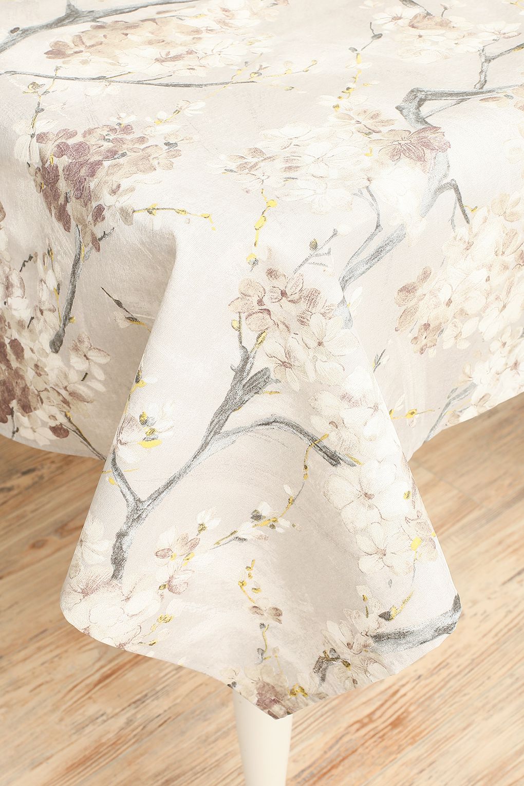 

Скатерть Aitana textil Murakami 140 см