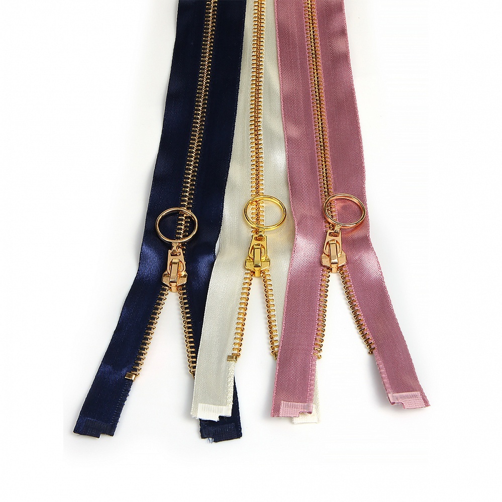 

MaxZipper металл, №5 золото, атласная тесьма, 70 см, 3 цвета х 4 шт, металл, №5 золото, атласная тесьма, 70 см, 3 цвета х 4 шт