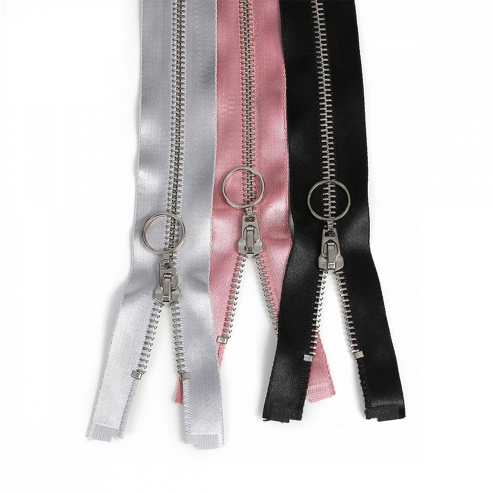 

MaxZipper металл, №5 никель, атласная тесьма, 50 см, 3 цвета х 4 шт, металл, №5 никель, атласная тесьма, 50 см, 3 цвета х 4 шт