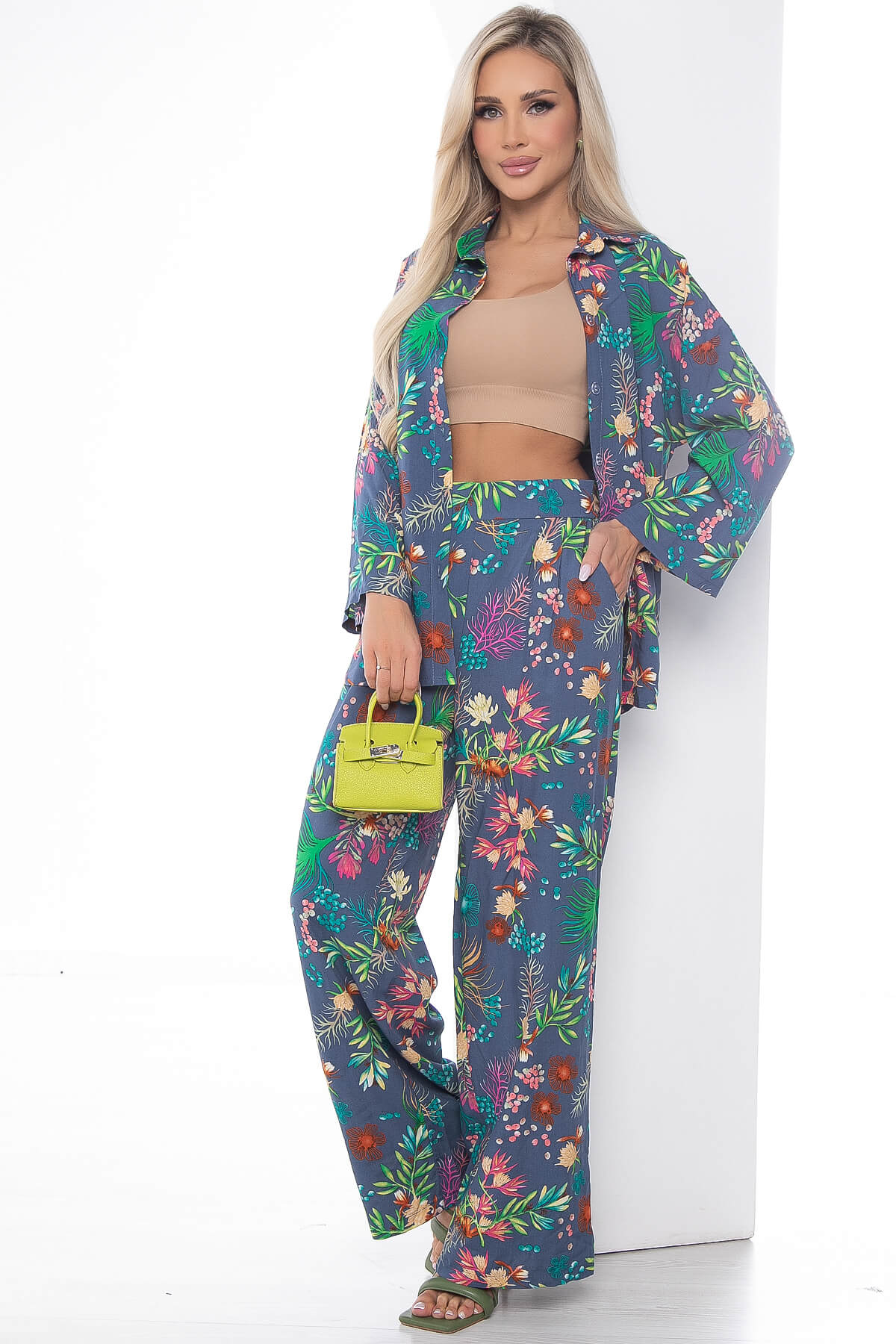 

Костюм женский LT Collection Кассис синий 46 RU, Кассис