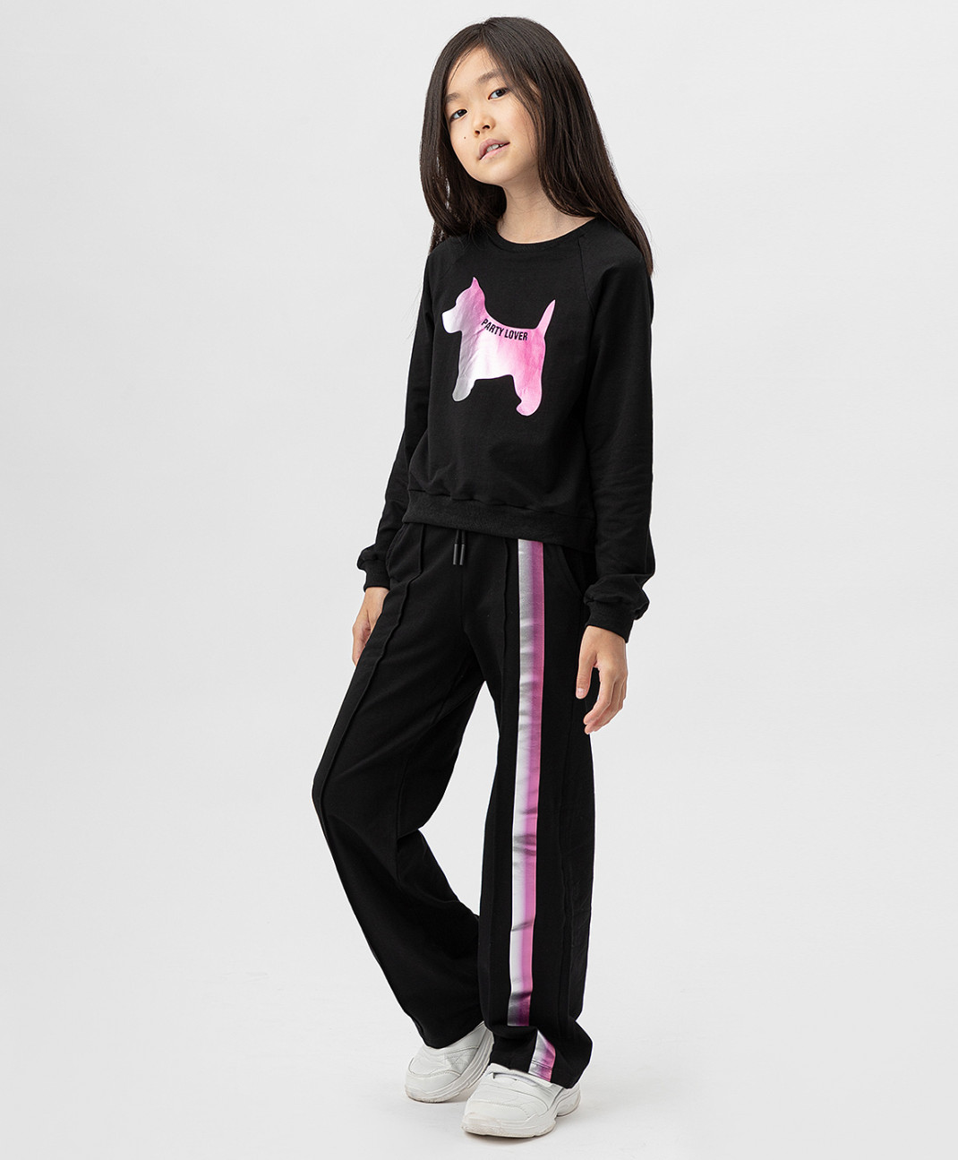 

Брюки-палаццо с блестящим принтом черные Button Blue 222BBGP56010800 р.146, Черный, 222BBGP56010800