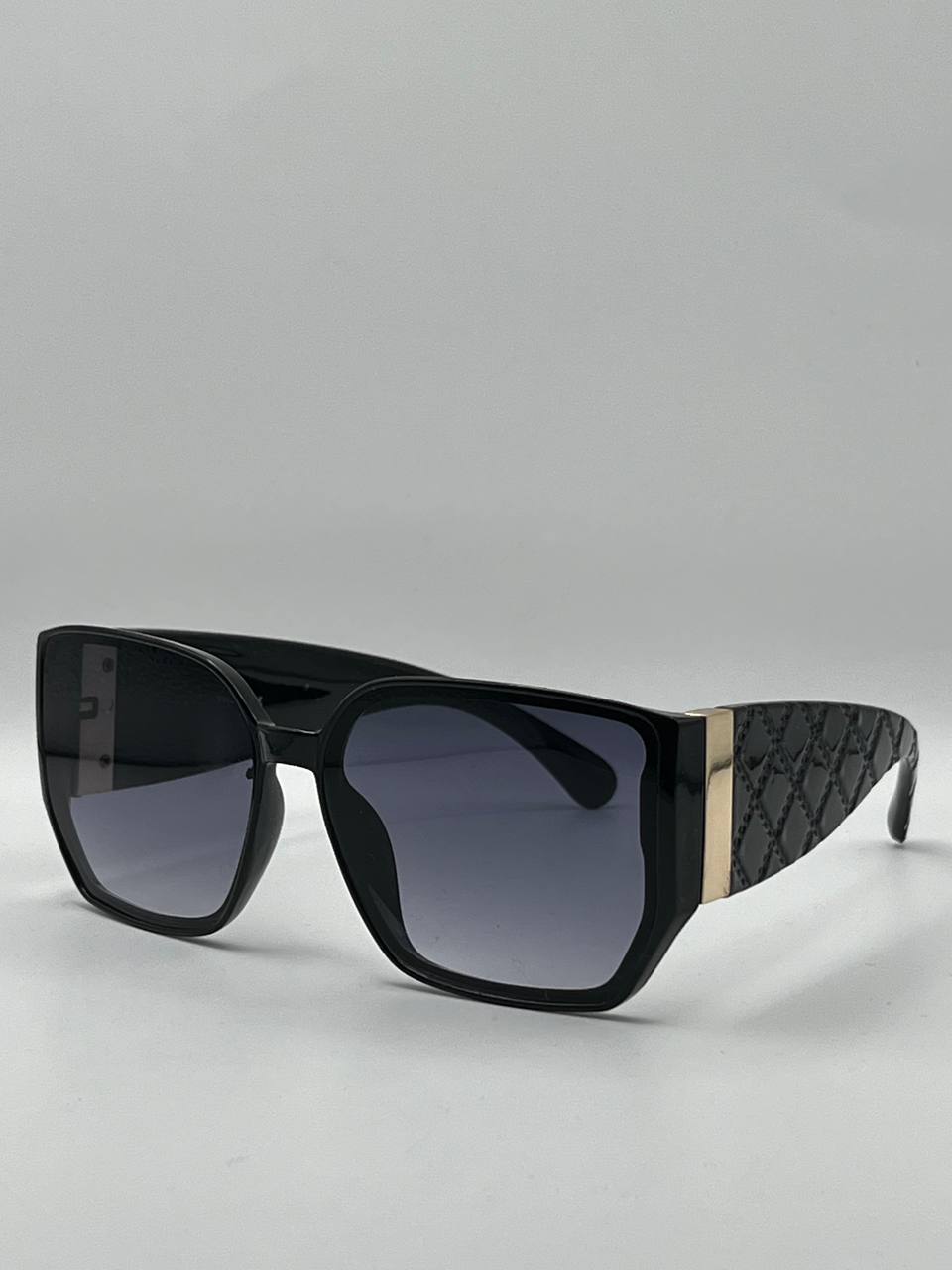 Солнцезащитные очки женские SunGold Бабочка-5 черные градиент