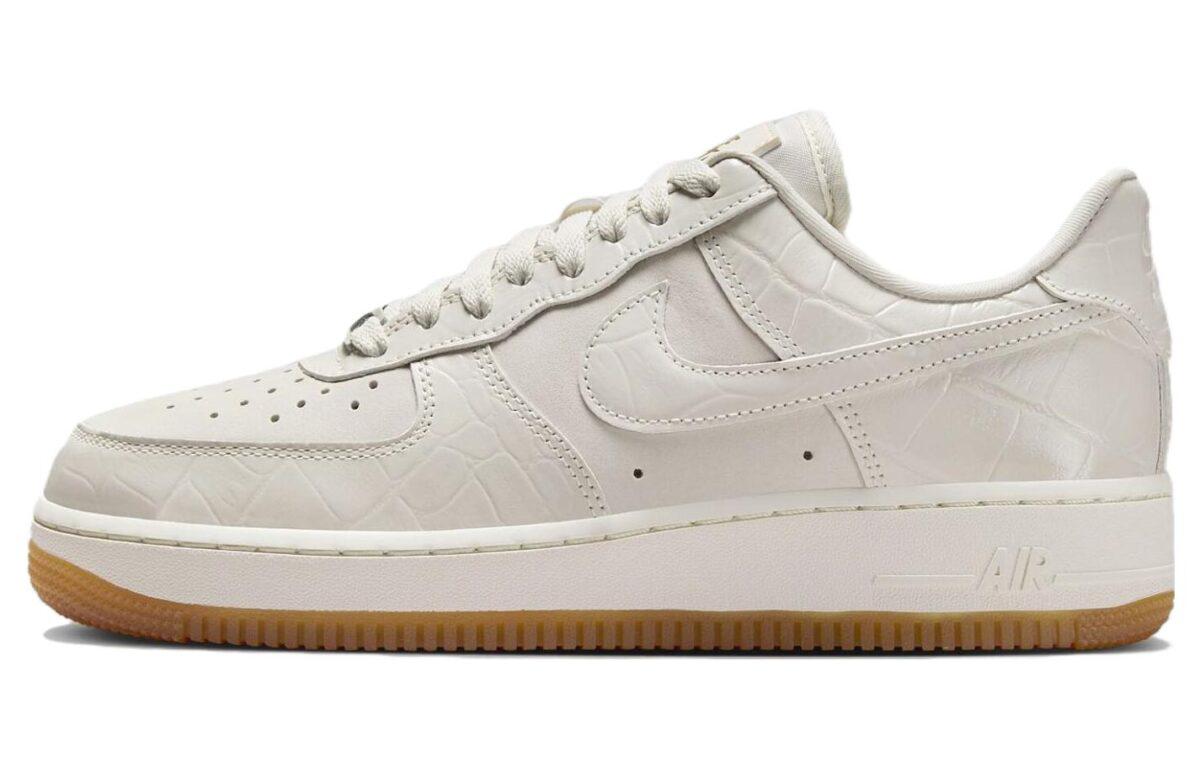 

Кеды унисекс Nike Air Force 1 Low '07 белые 42 EU, Белый, Air Force 1 Low '07