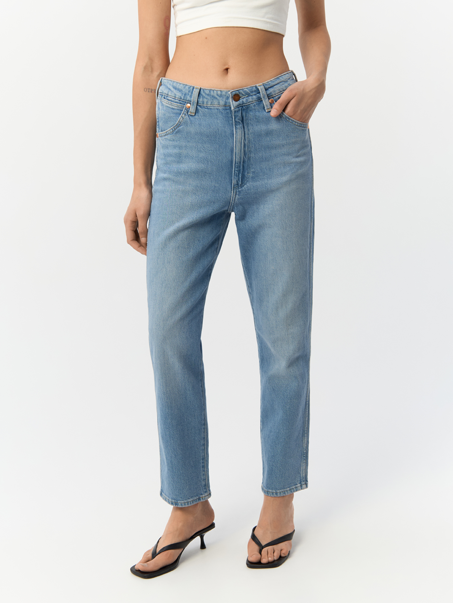 

Джинсы женские Wrangler 112332451 голубые 31/32, Голубой, 112332451