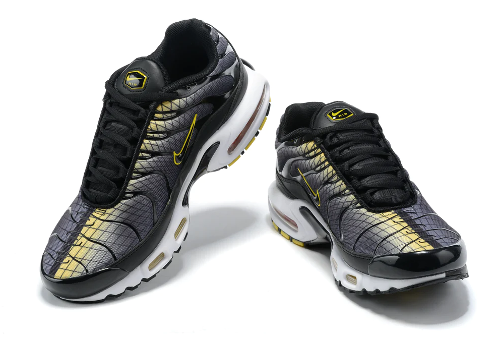 

Кроссовки мужские Nike Air Max Plus черные 8.5 US, Черный, Air Max Plus