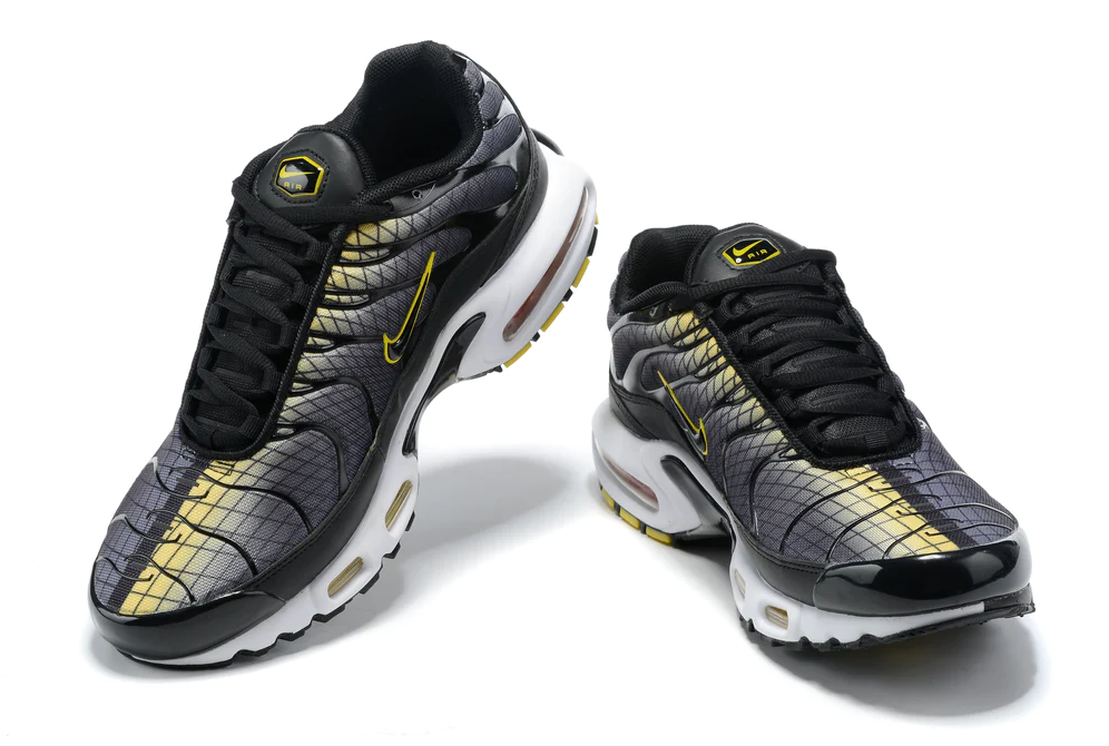 

Кроссовки мужские Nike Air Max Plus черные 9.5 US, Черный, Air Max Plus