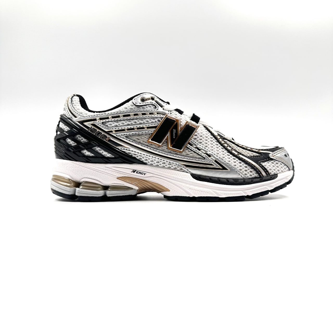 

Спортивные кроссовки мужские New Balance 1906R серебристые 38.5 EU, Серебристый, 1906R