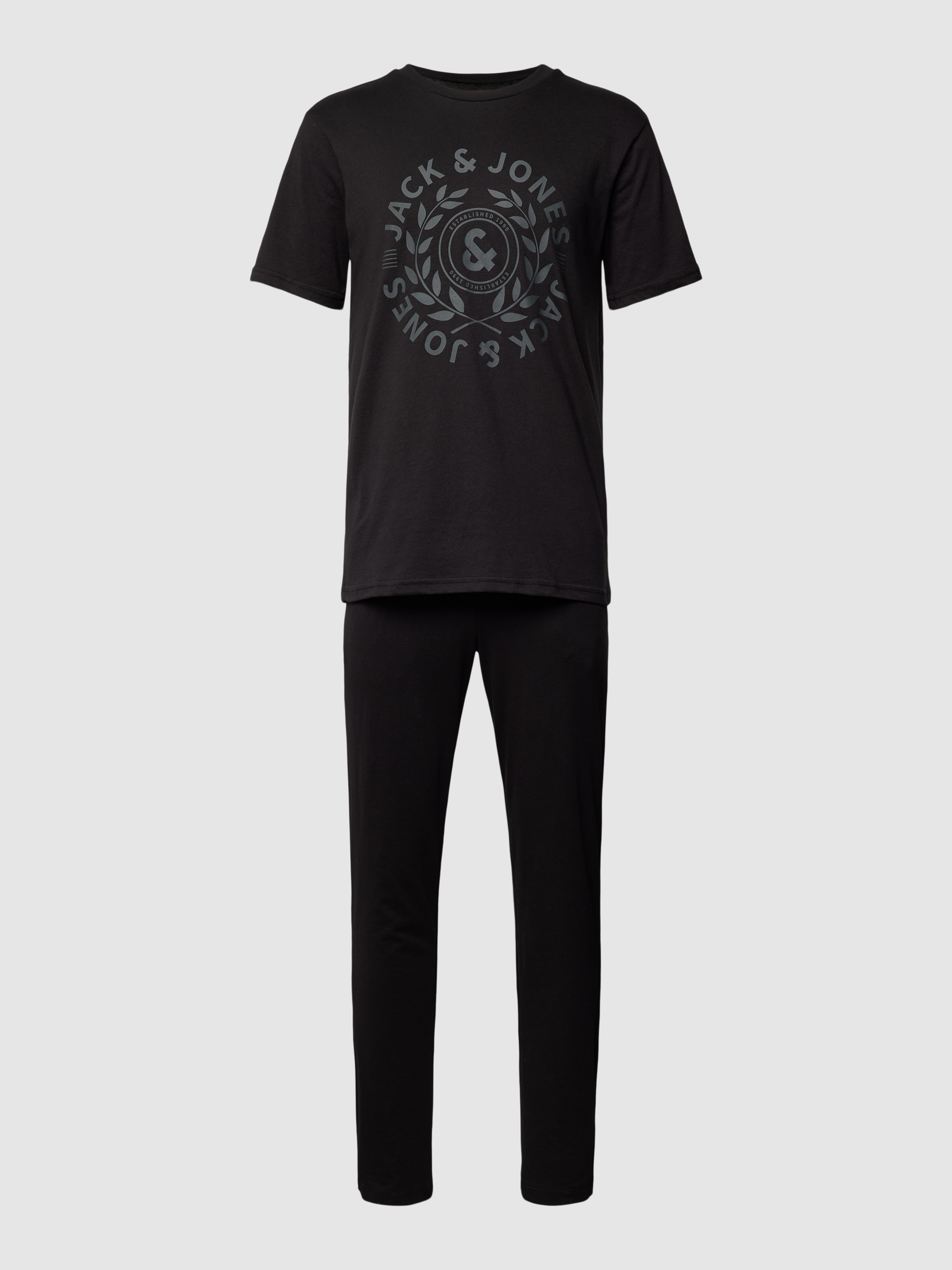 

Пижама мужская Jack & Jones 1806118 черная S доставка из-за рубежа, Черный, 1806118
