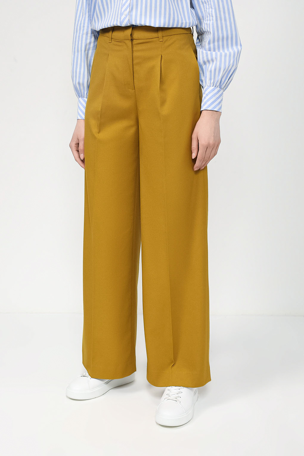 Женские желтые брюки марки MORE