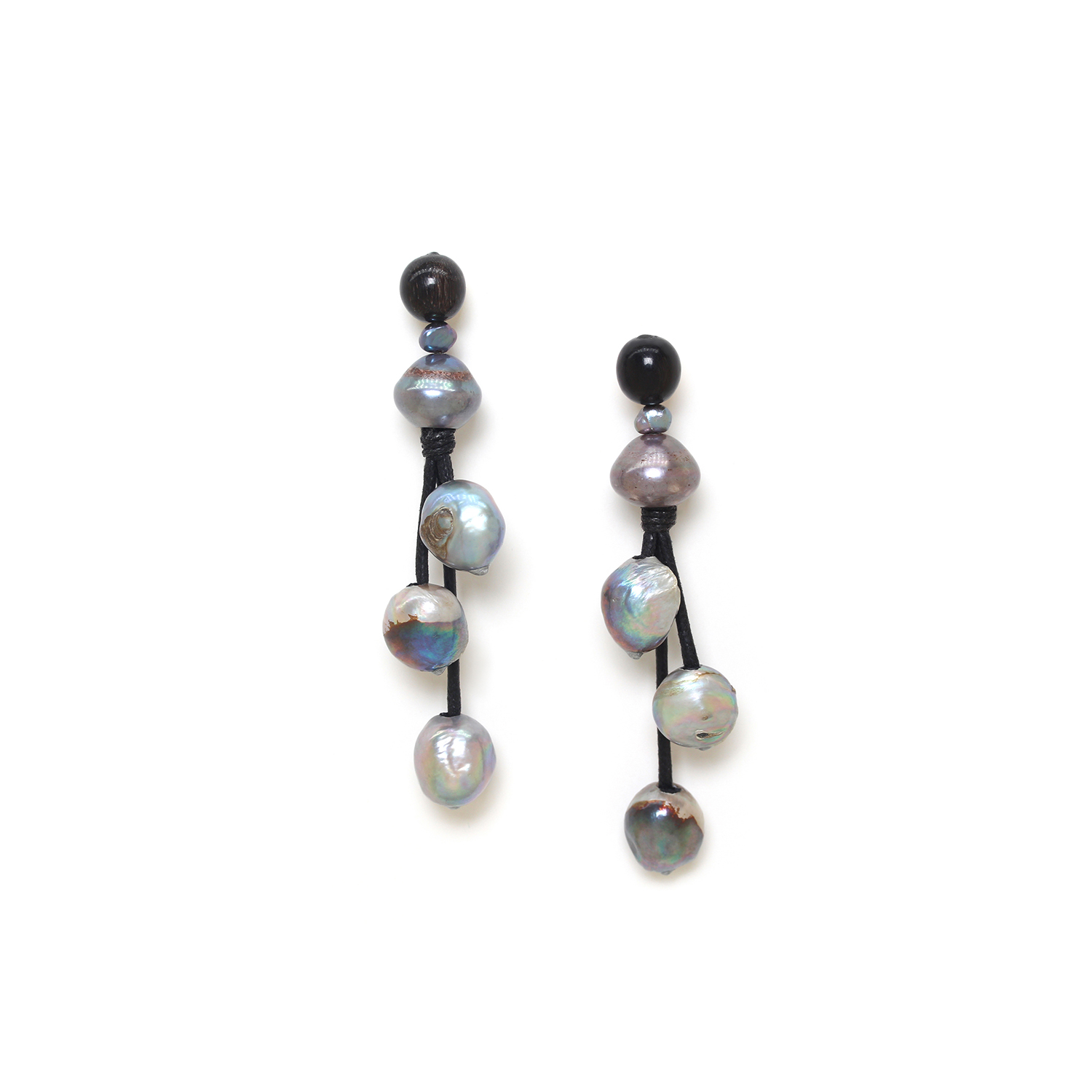 

Серьги подвески из бижутерного сплава Nature Bijoux NB24.2-12-79415, жемчуг/кожа/рог, NB24.2-12-79415