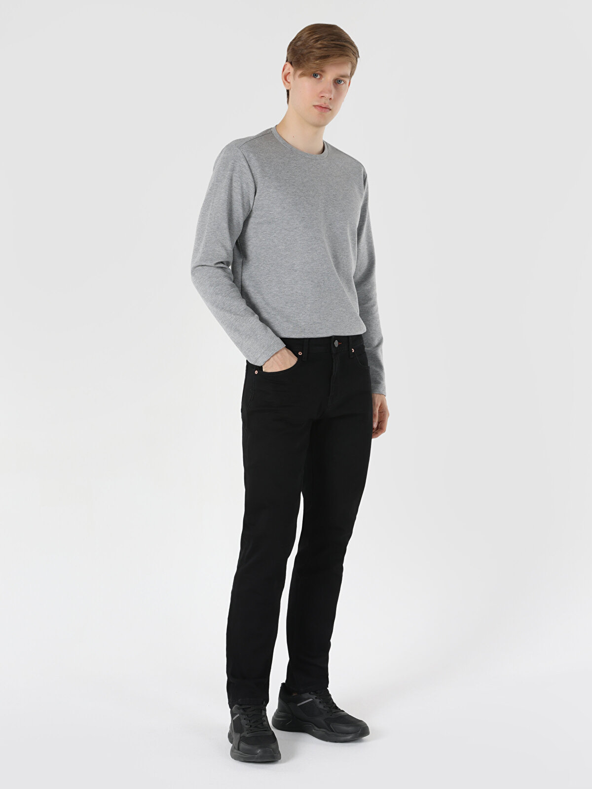 

Джинсы мужские Colin's CL1062412_Q1.V1_DN41252 голубые 31-32, CL1062412_Q1.V1_DN41252