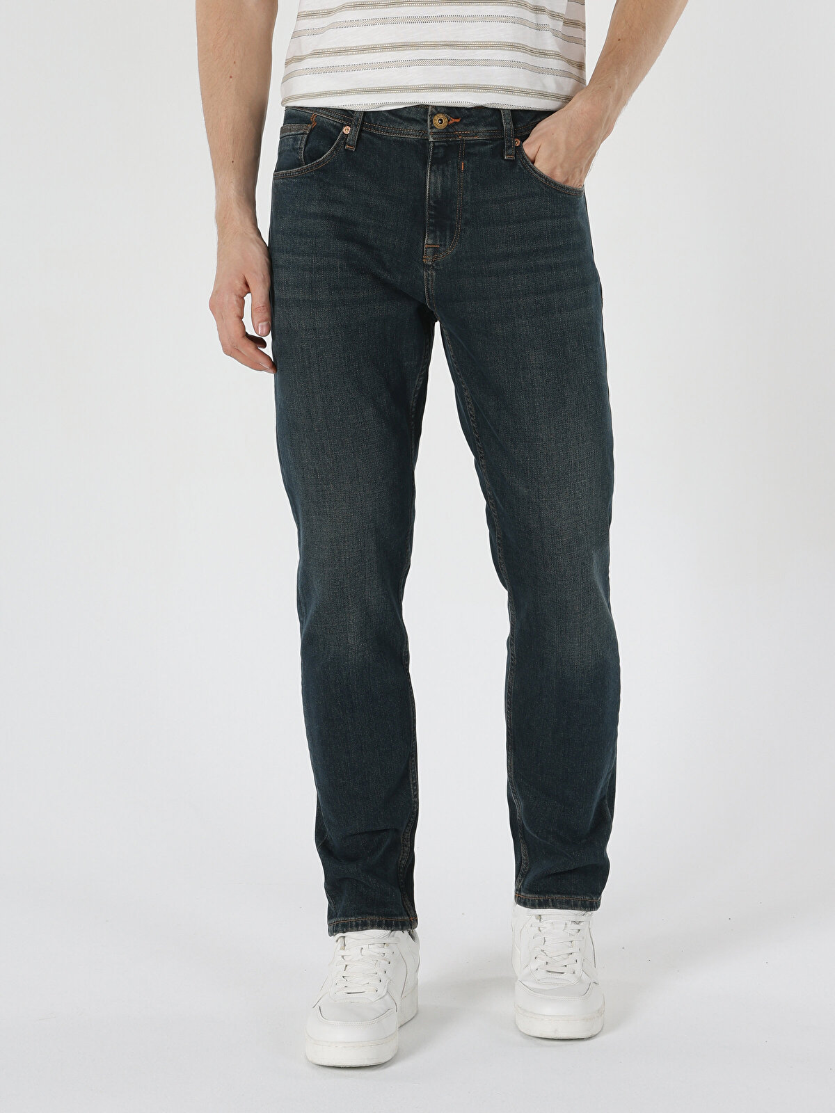 

Джинсы мужские Colin's CL1062420_Q1.V1_DN00048 коричневые 31-32, Коричневый, CL1062420_Q1.V1_DN00048