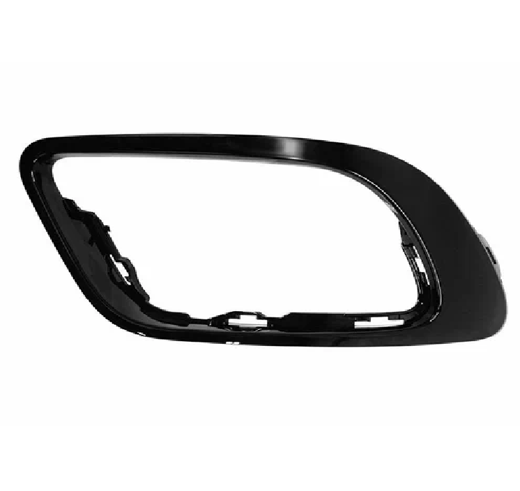 

SAT Молдинг оправы ПТФ RENAULT FLUENCE 13-17 RH чёрный