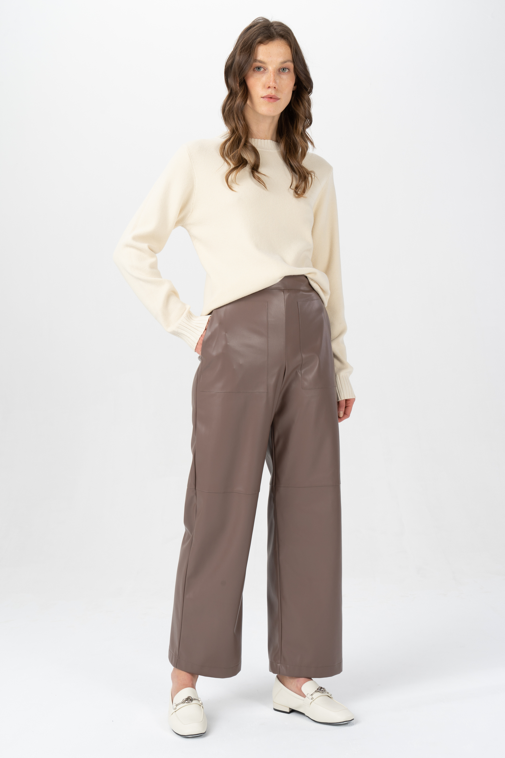 

Брюки женские Ennergiia AW23-L03 коричневые 44 RU, AW23-L03