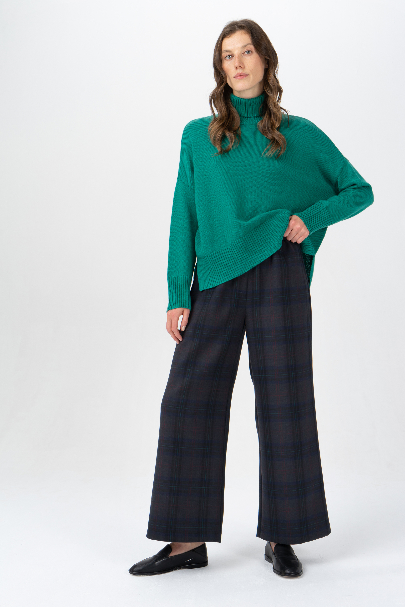 

Брюки женские Ennergiia AW23-SH11 черные 44 RU, AW23-SH11