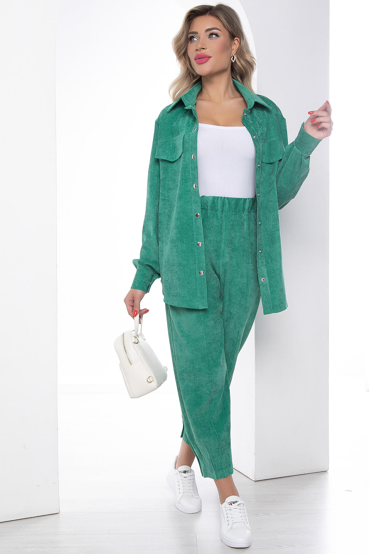 

Костюм женский LT Collection Дыхание весны зеленый 54 RU, Дыхание весны