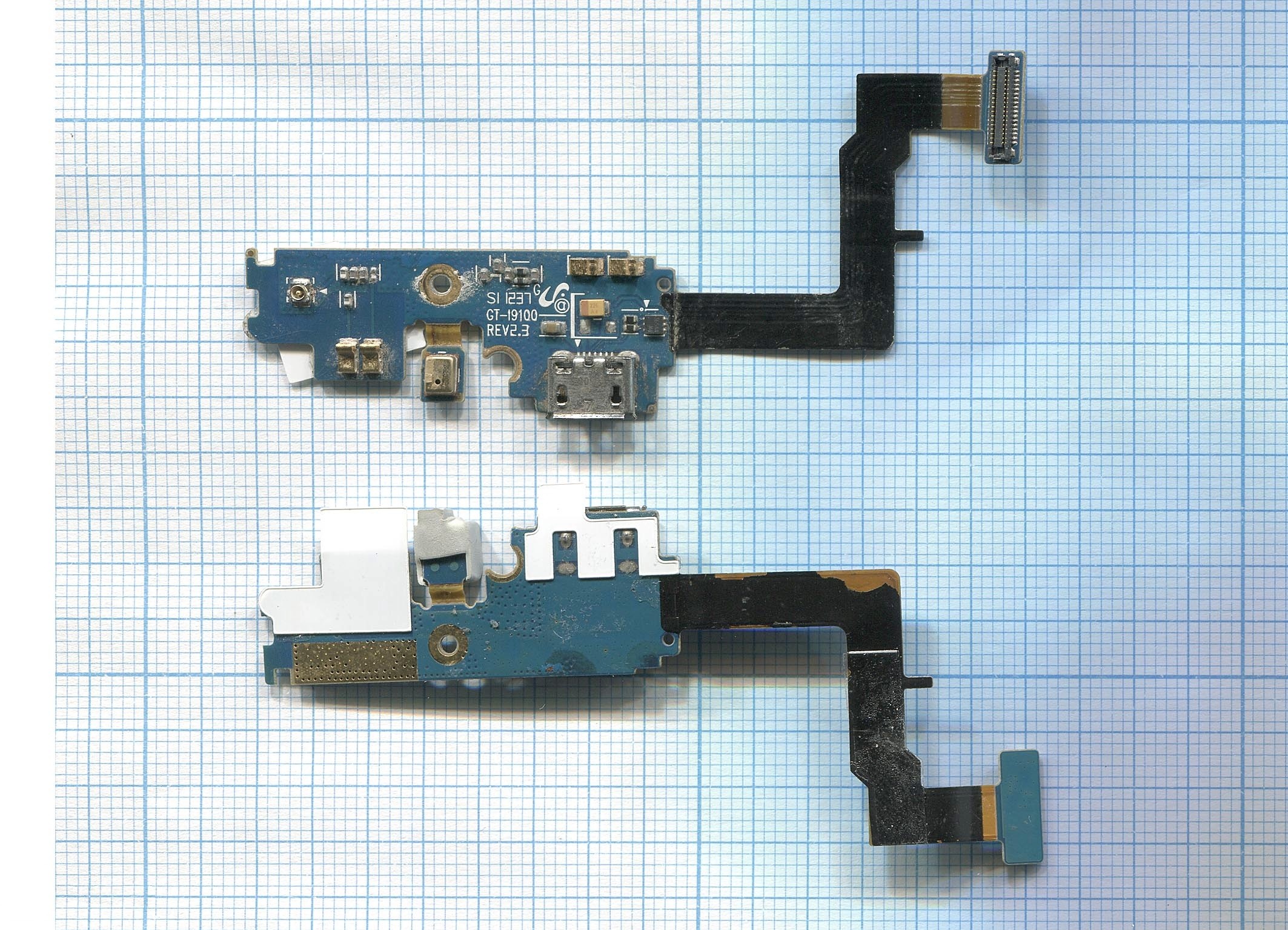 

Разъем Micro USB для Samsung i9100 (плата с системным разъемом, микрофоном и шлейфом)