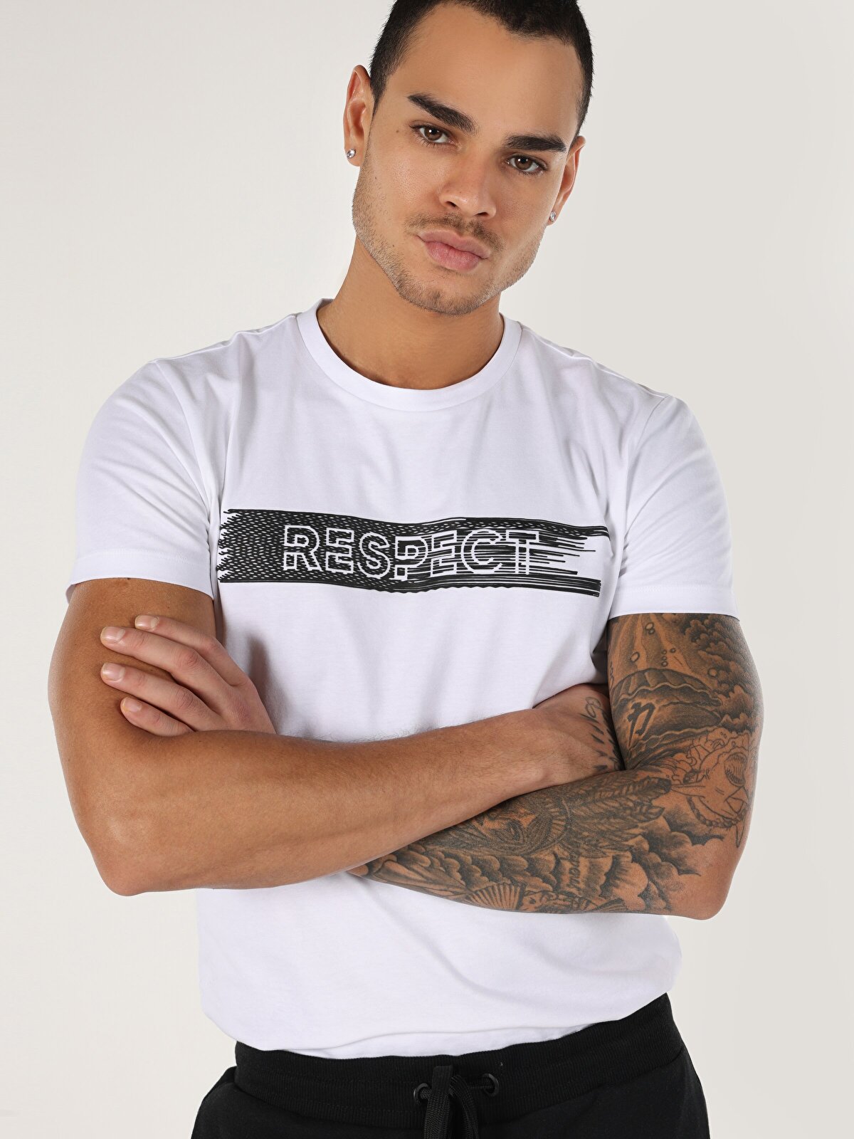 

Футболка мужская Colin's CL1063396_Q1.V1_WHT белая 2XL, Белый, CL1063396_Q1.V1_WHT