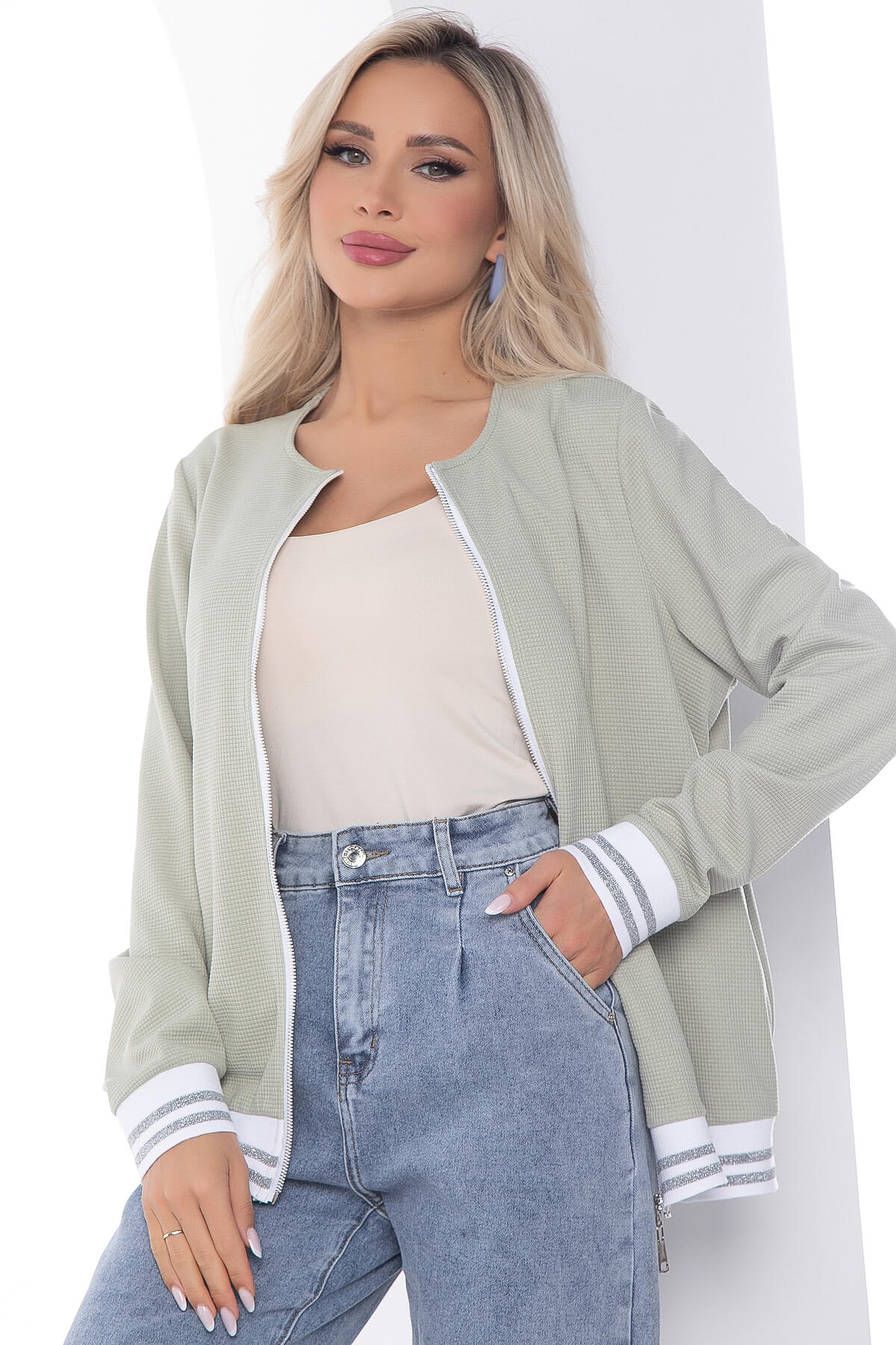

Бомбер женский LT Collection Дана хаки 44 RU, Дана