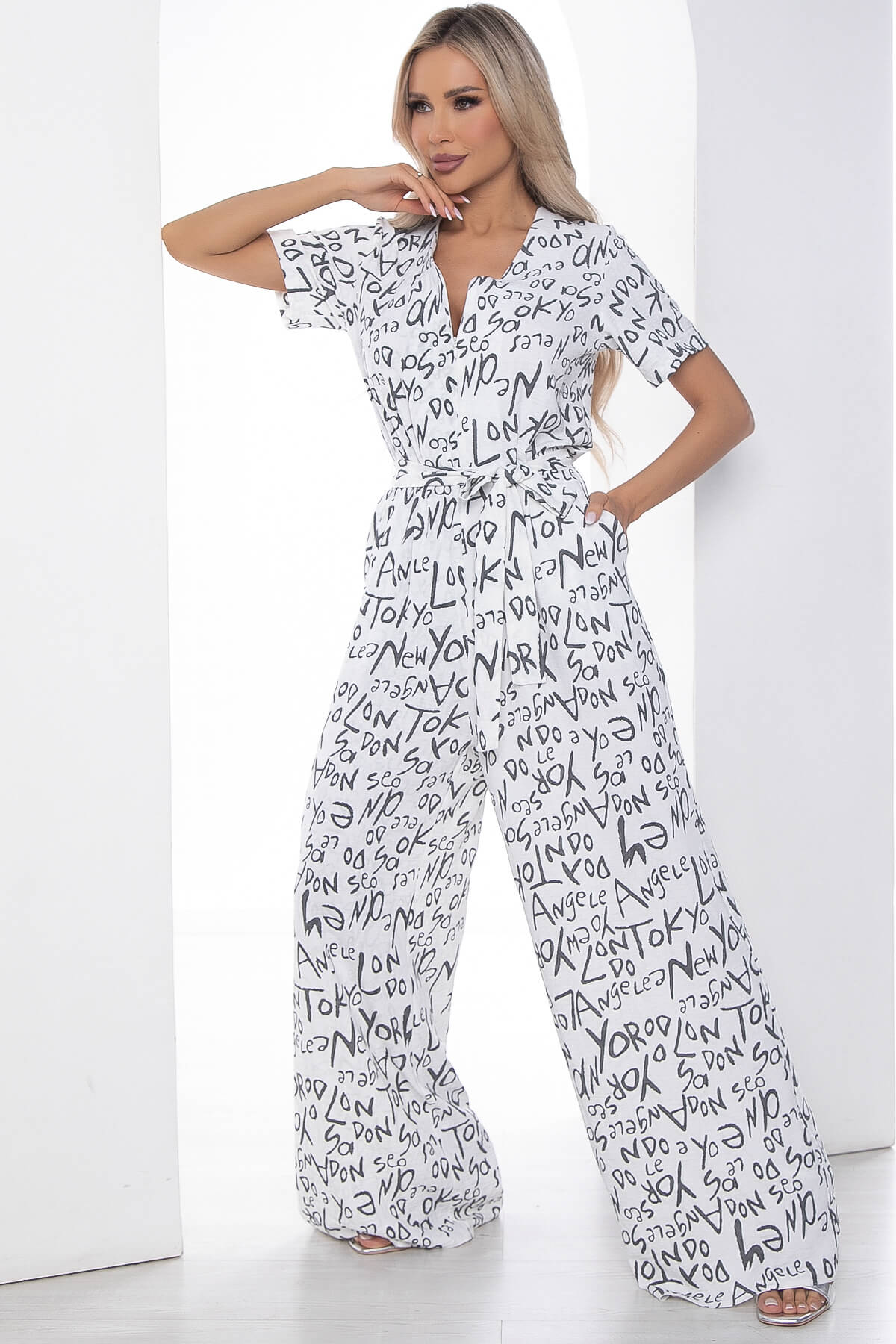 

Комбинезон женский LT Collection Леон белый 52 RU, Леон