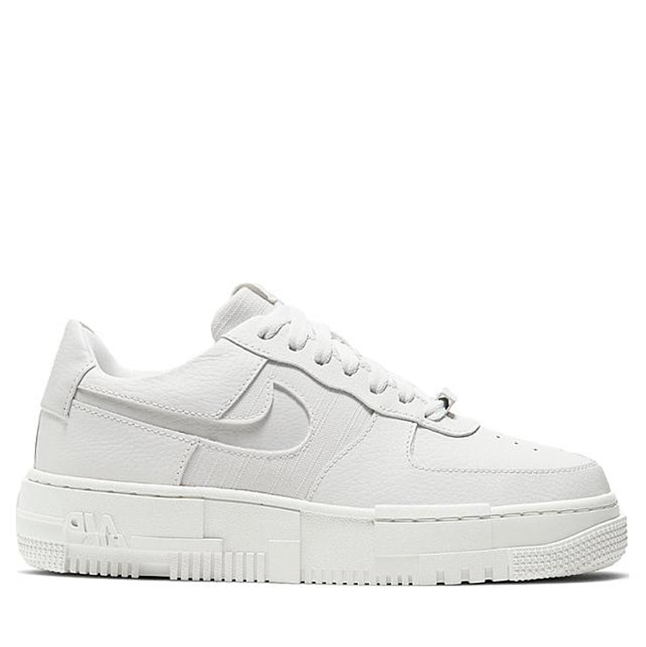 

Кеды женские Nike CK6649-102 белые 38.5 EU, CK6649-102