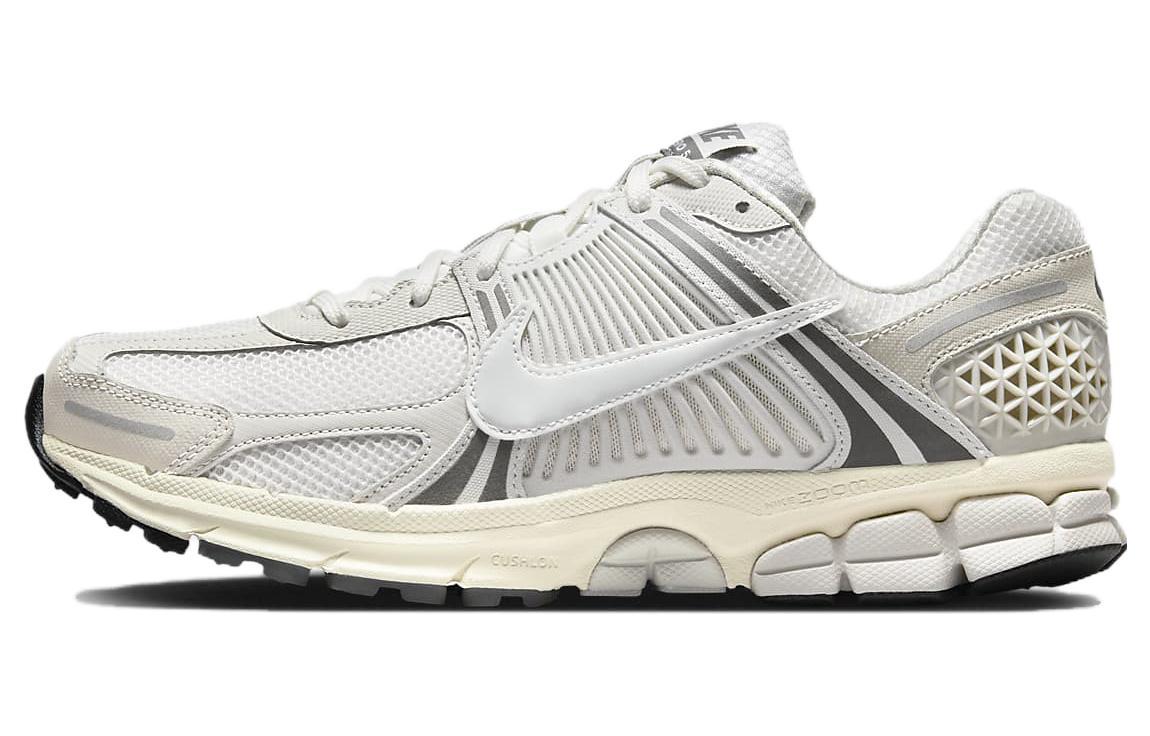 

Кроссовки унисекс Nike Air Zoom Vomero 5 белые 38.5 EU, Белый, Air Zoom Vomero 5