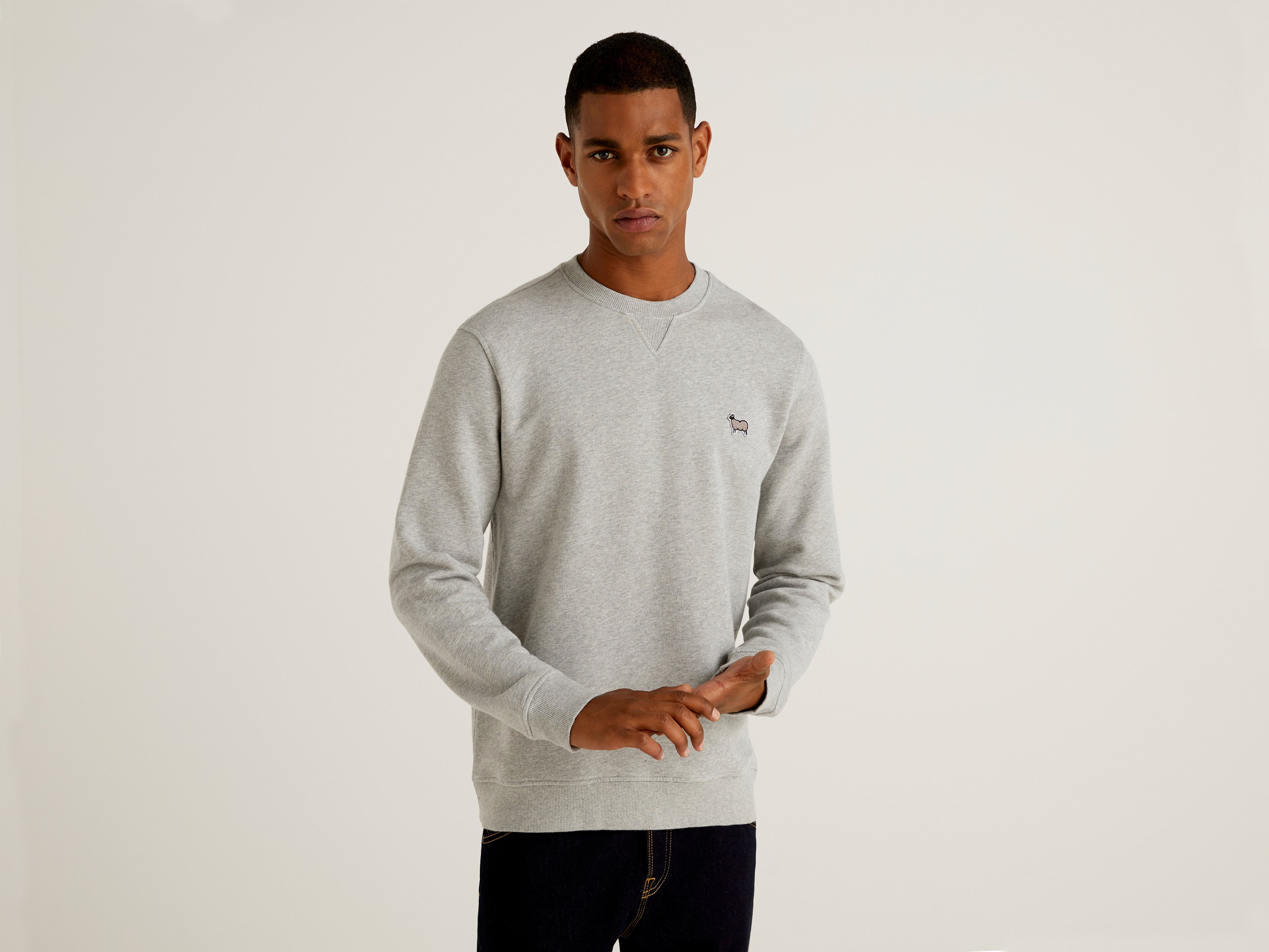 

Свитшот мужской United Colors of Benetton 21A_3J70U100C серый S, 21A_3J70U100C