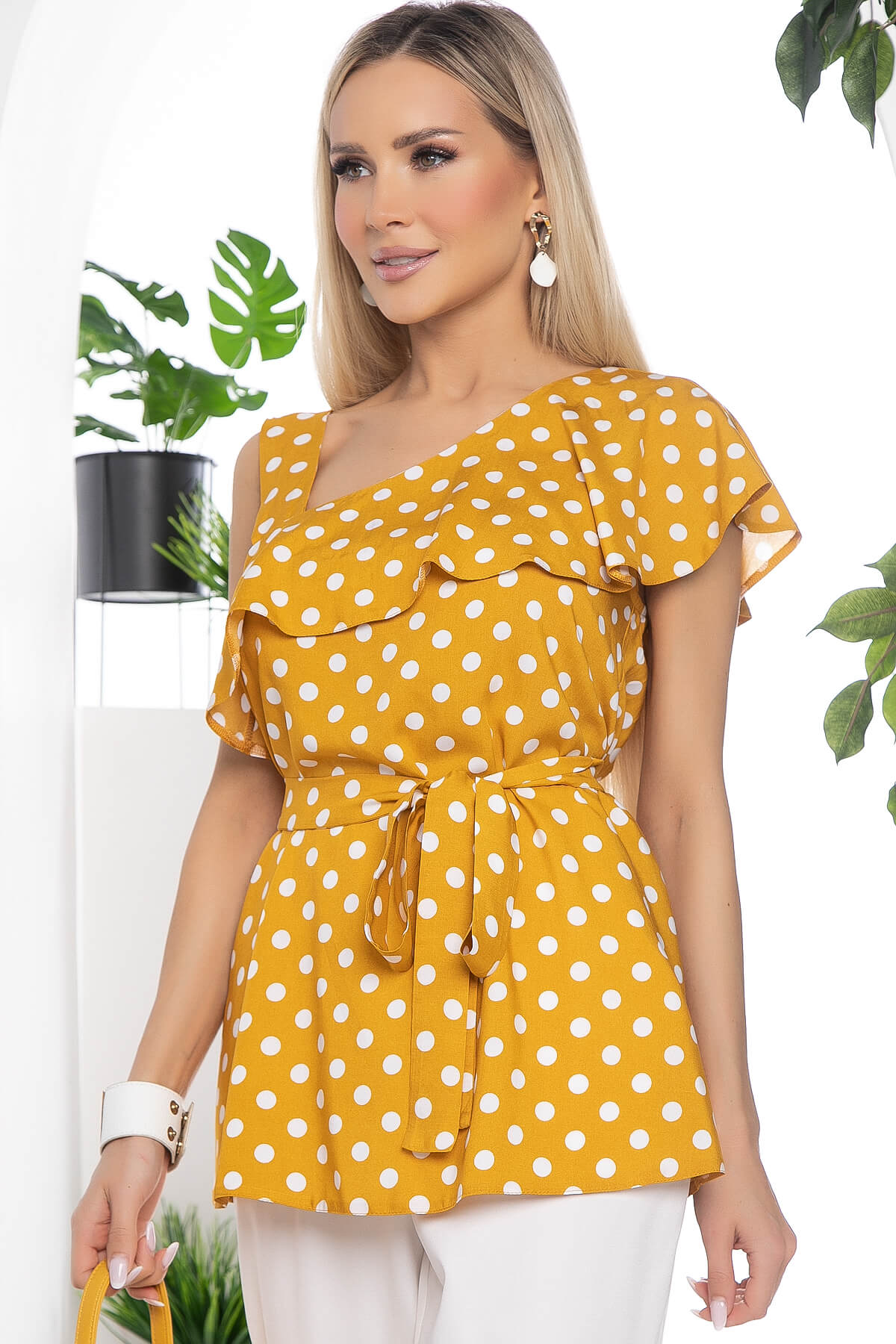 

Блуза женская LT Collection Кокетка желтая 48 RU, Желтый, Кокетка