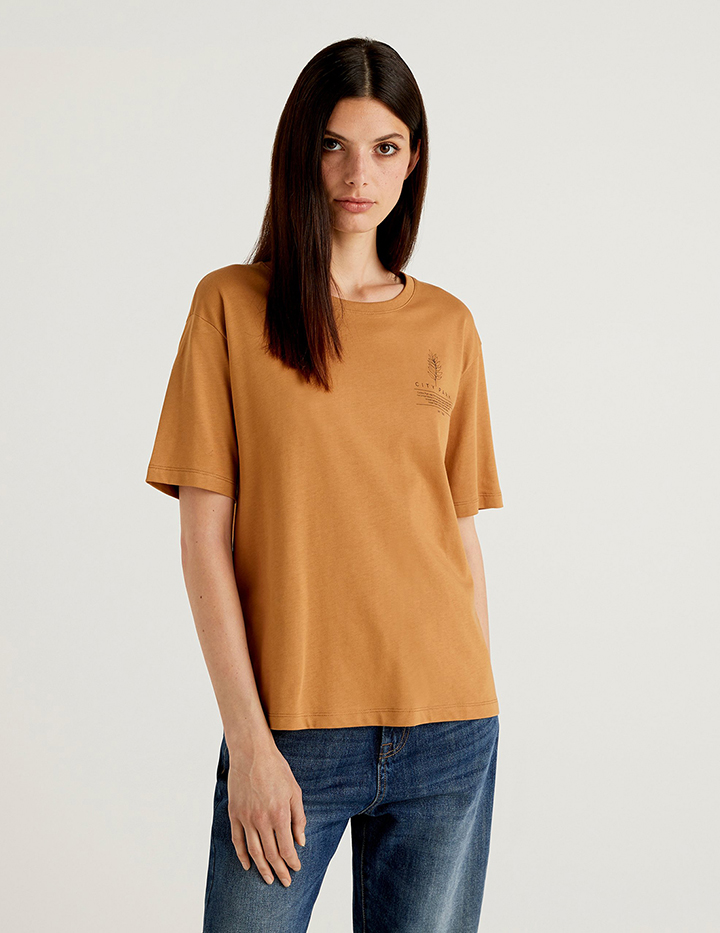 

Футболка женская United Colors of Benetton 21A_3MI5E1AH8 коричневая L, 21A_3MI5E1AH8