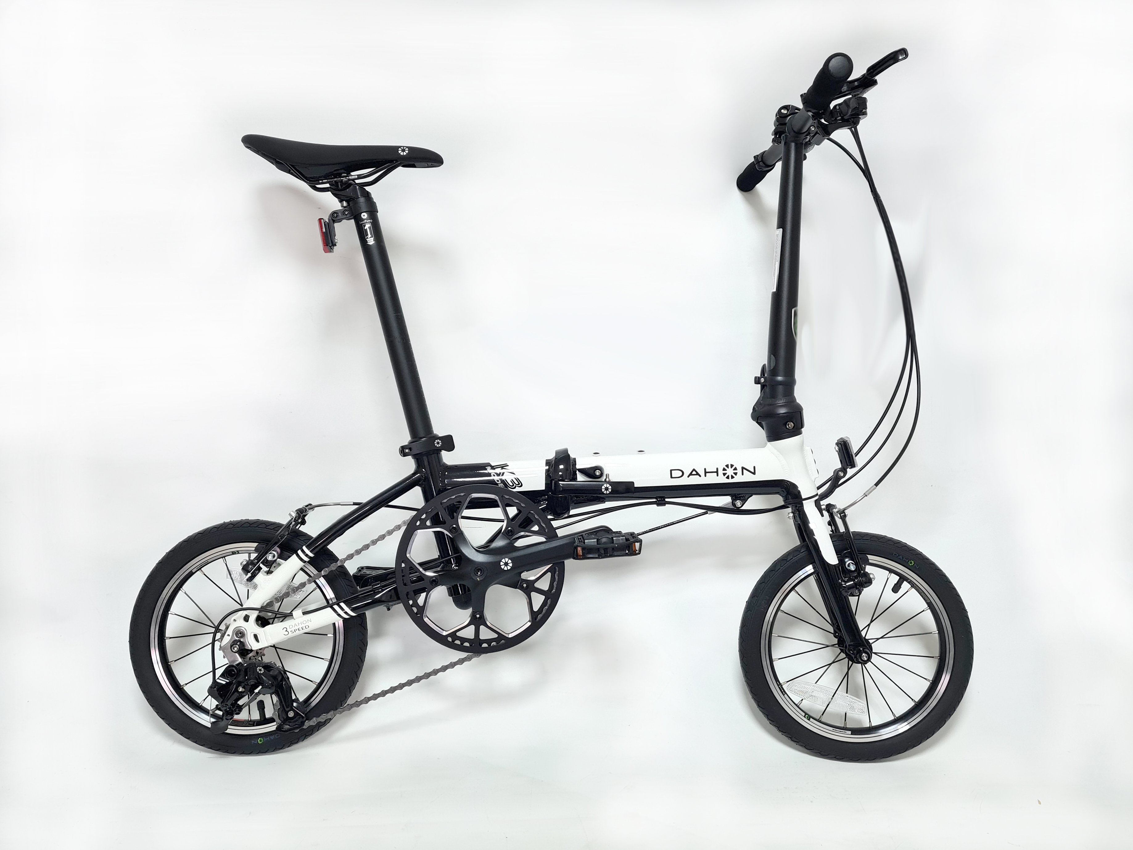 фото Велосипед dahon k3 2021 one size white black