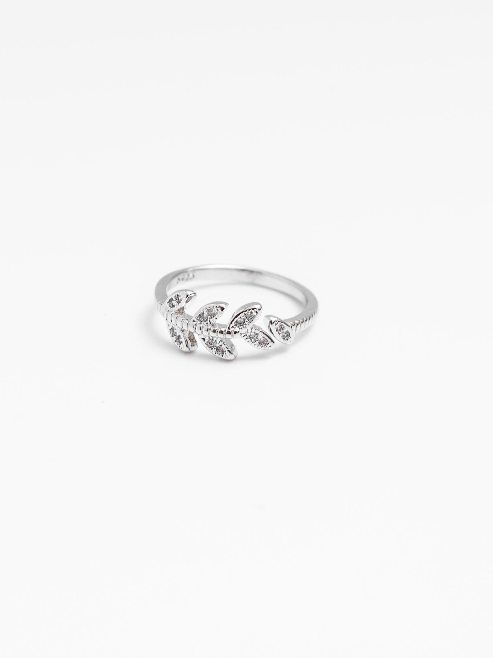 

Кольцо из латуни р. SHINE & BEAUTY 76826-89, кристалл, 76826-89
