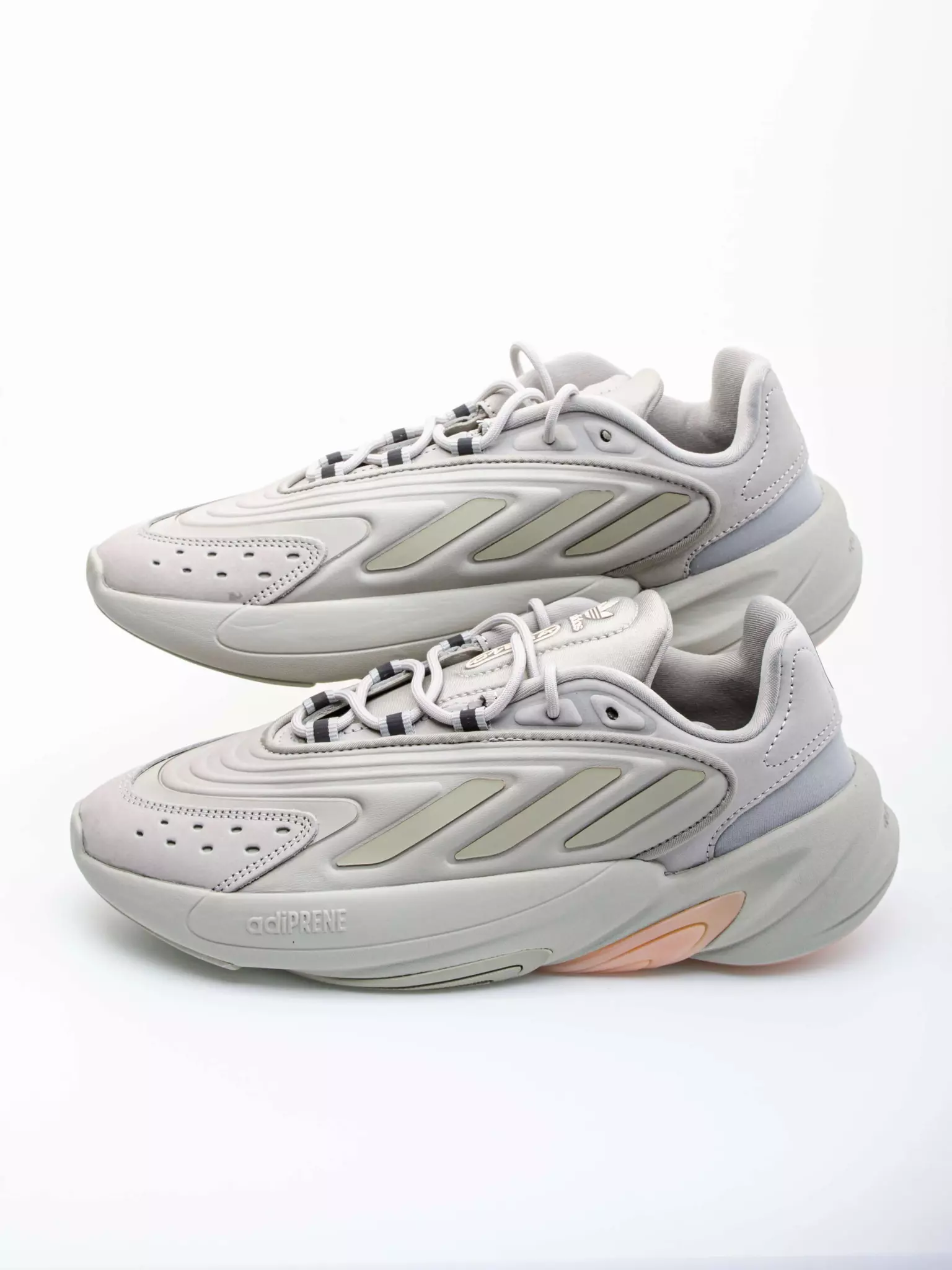 

Кроссовки женские Adidas OZELIA серые 5 US, Серый, Ozelia