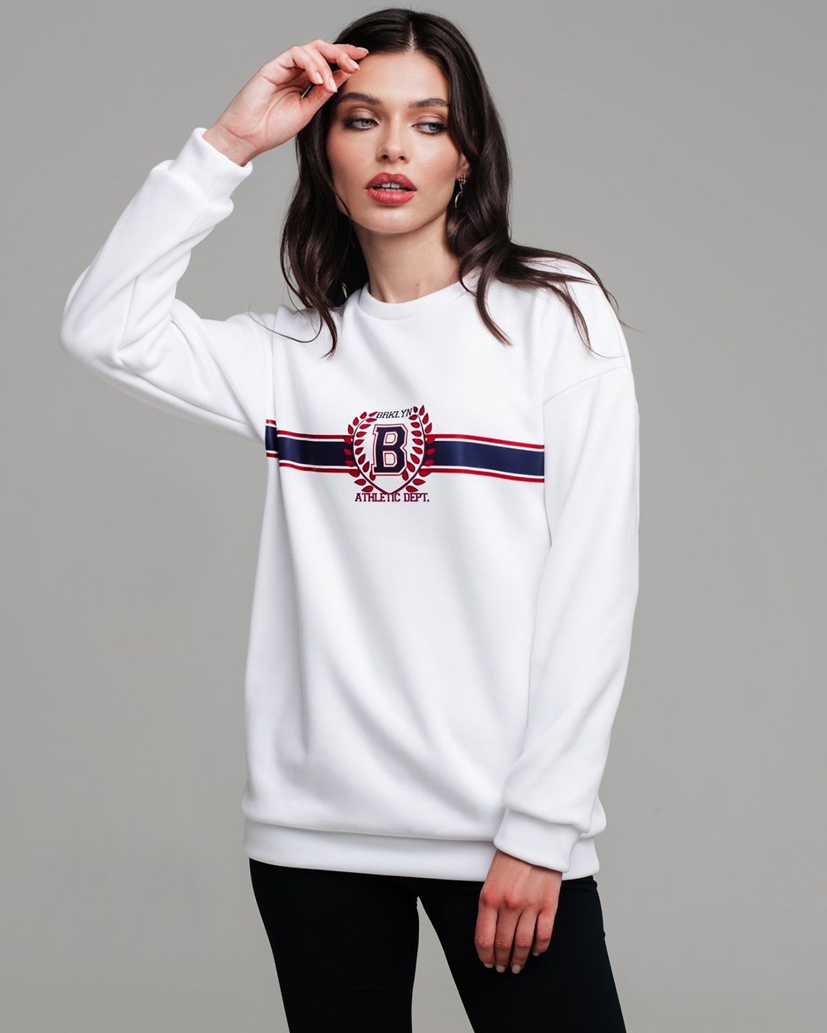 

Свитшот женский SAHAR Art lab OSPL001 белый 44-46 RU, OSPL001