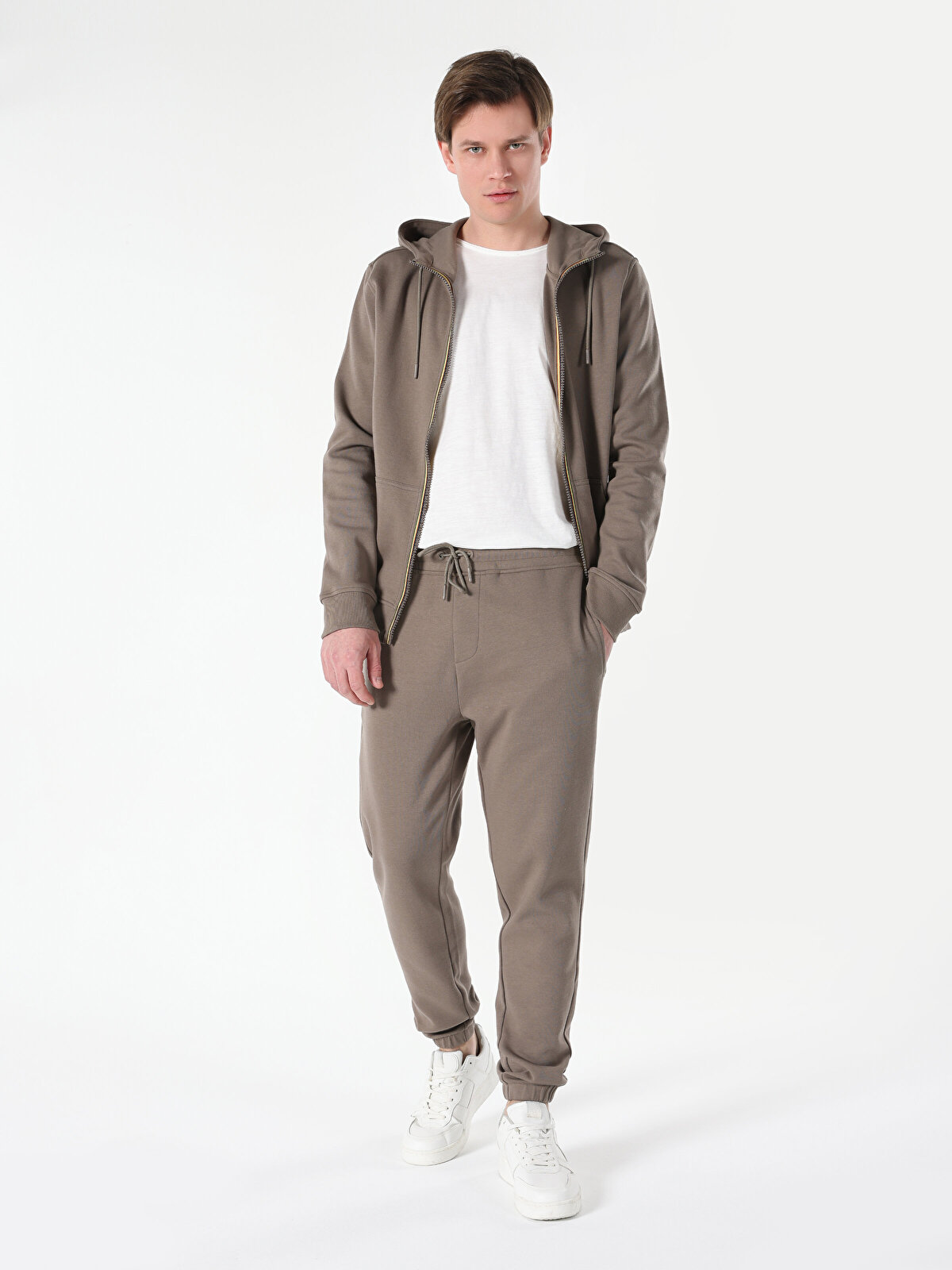 

Спортивные брюки мужские Colin's CL1061685_Q1.V1 коричневые M, Коричневый, CL1061685_Q1.V1