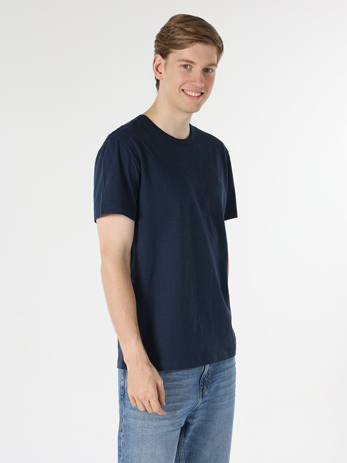 

Футболка мужская Colin's CL1062941_Q1.V1 синяя M, Синий, CL1062941_Q1.V1