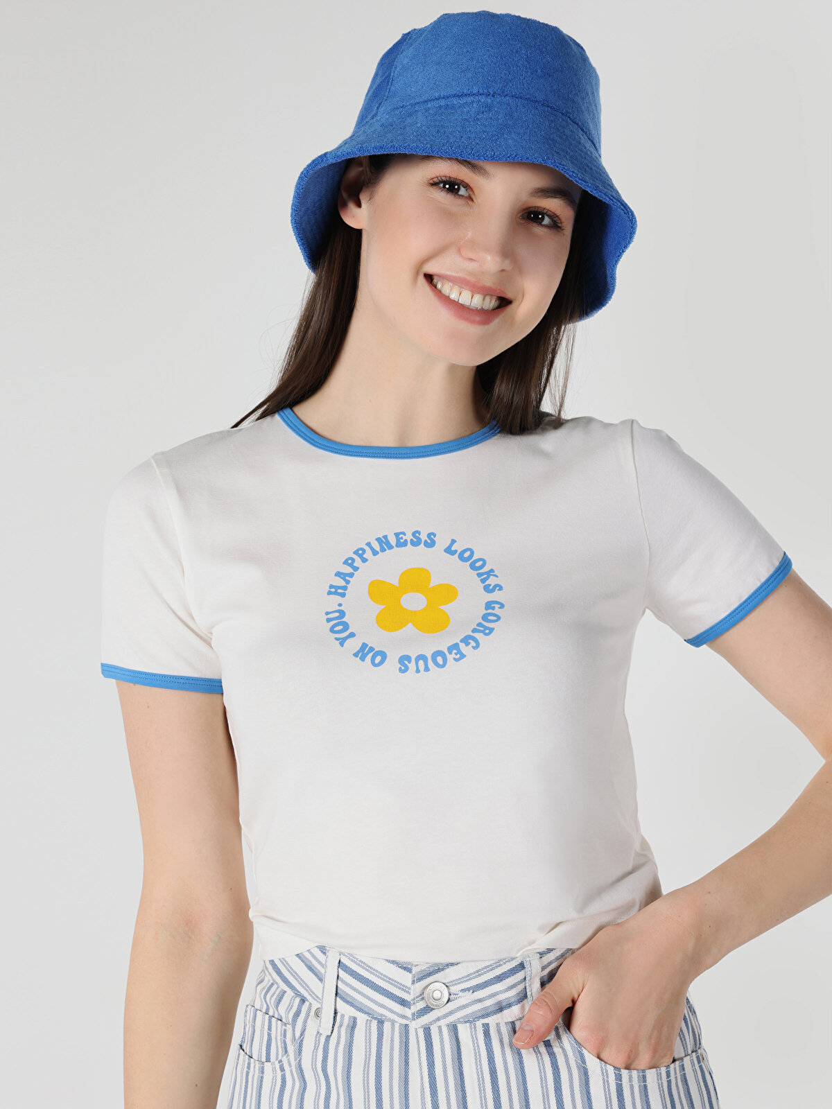 

Футболка женская Colin's CL1063297_Q1.V1 белая XS, Белый, CL1063297_Q1.V1