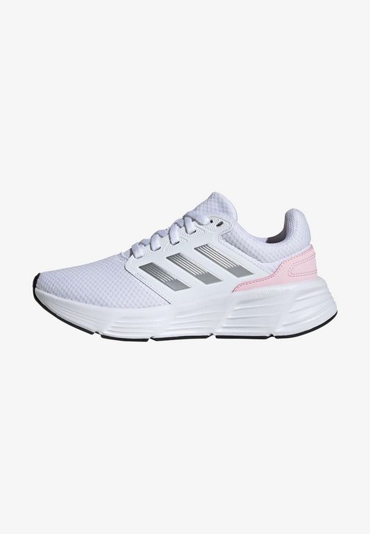 

Кроссовки женские Adidas Performance AD541A239 белые 37 1/3 EU, Белый, AD541A239