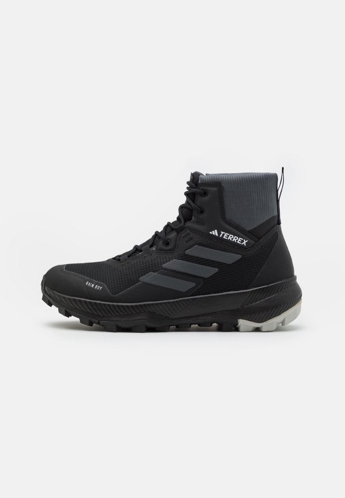 

Кроссовки женские Adidas Terrex AD541A27M черные 42 EU, Черный, AD541A27M