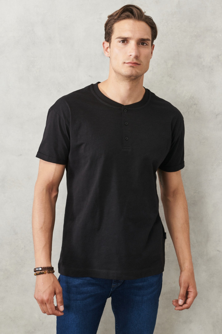 

Футболка мужская Altinyildiz 4A4822200205SYH черная S (доставка из-за рубежа), 4A4822200205SYH