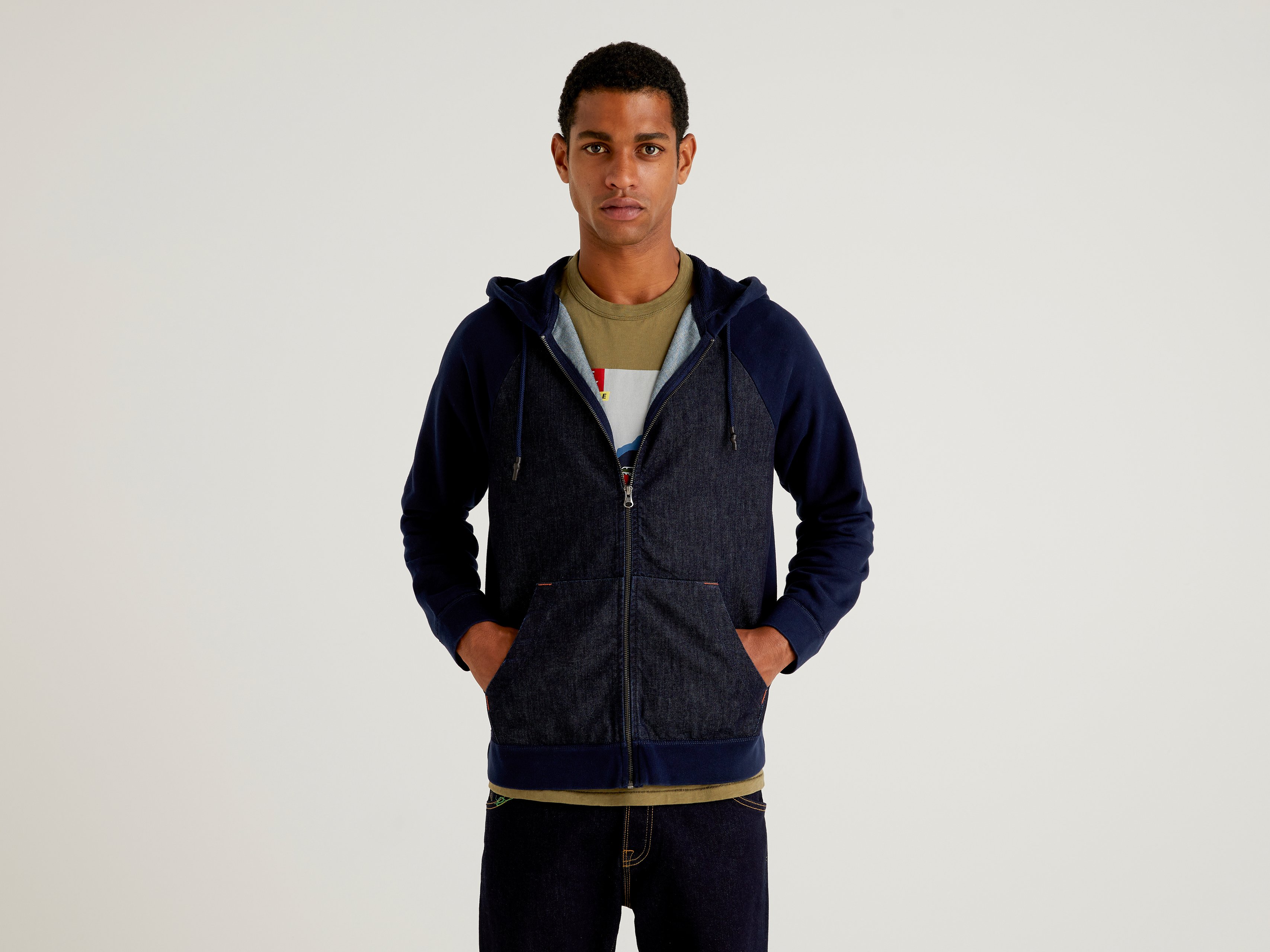 

Толстовка мужская United Colors of Benetton 21A_3QLAJ5240 синяя L, 21A_3QLAJ5240
