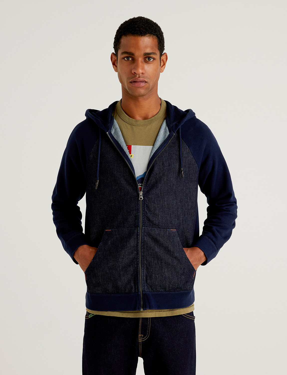 

Толстовка мужская United Colors of Benetton 21A_3QLAJ5240 синяя XL, 21A_3QLAJ5240