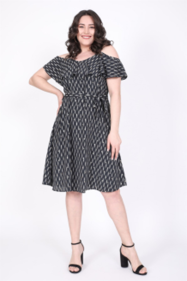

Платье женское My Line Moda 761 черное 52, Черный, 761