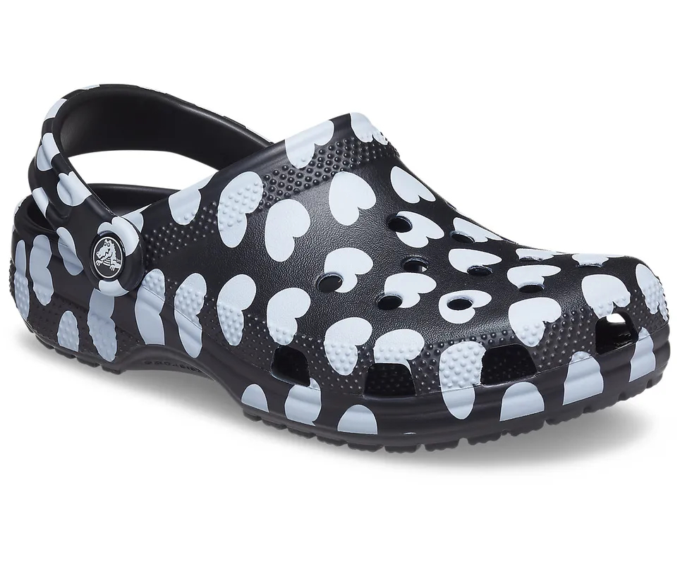 

Сабо унисекс Crocs Classic Heart Print Clog 207679 черные 36-37 RU, Черный, Classic Heart Print Clog