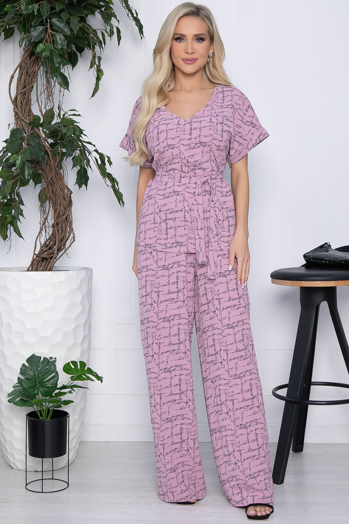 

Костюм женский LT Collection Почерк лета розовый 52 RU, Почерк лета