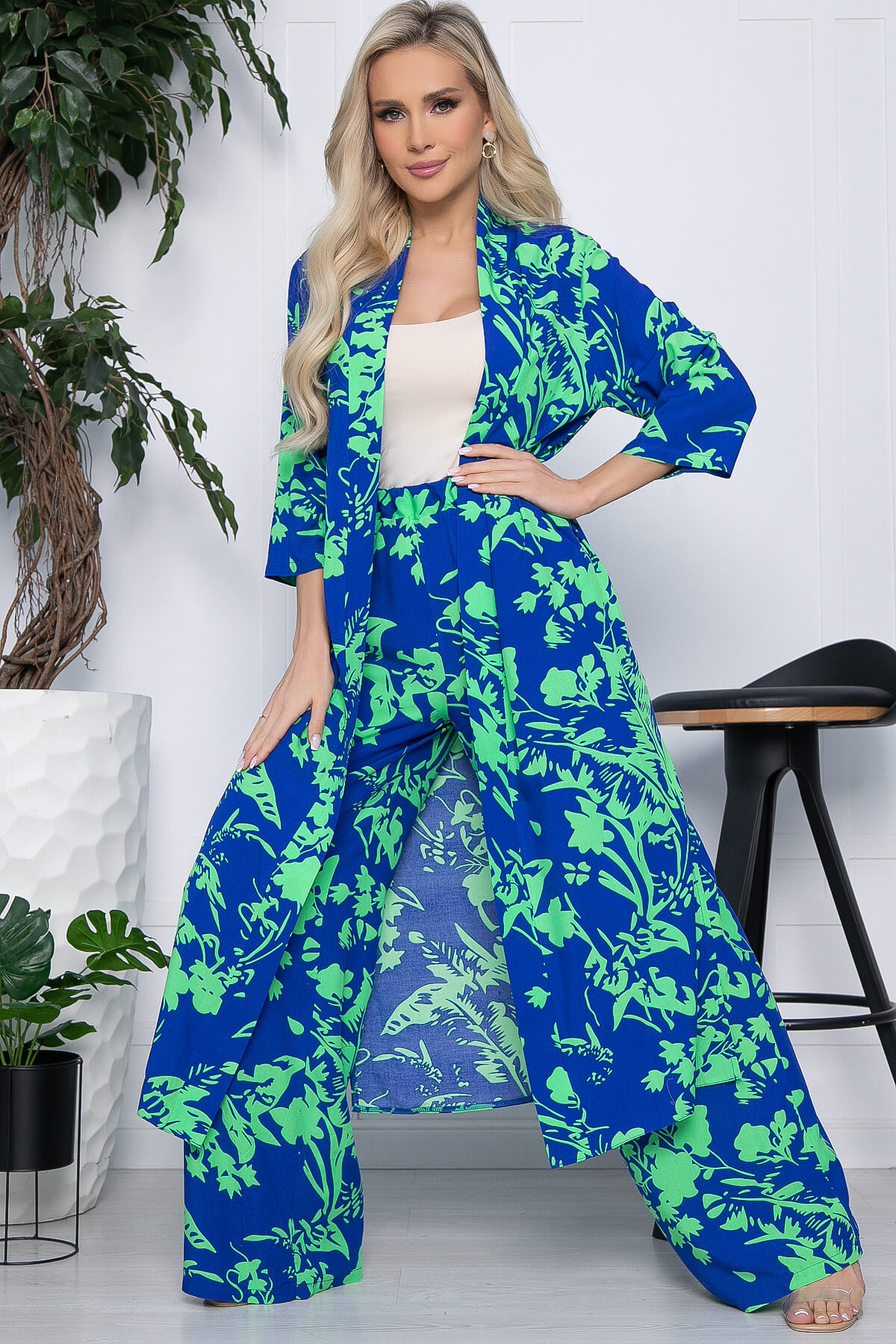 

Костюм женский LT Collection Лазурный берег синий 52 RU, Лазурный берег