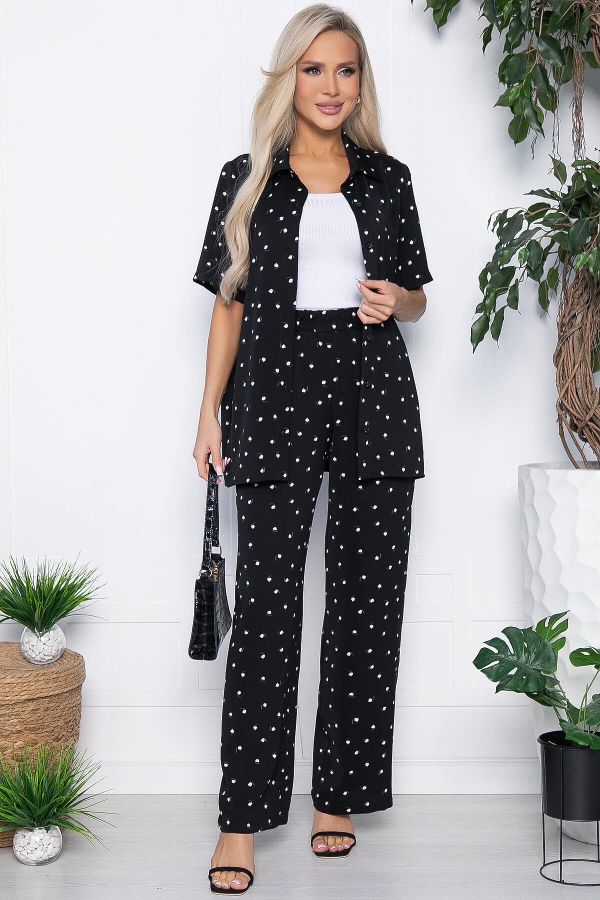 

Костюм женский LT Collection Эмира черный 42 RU, Эмира